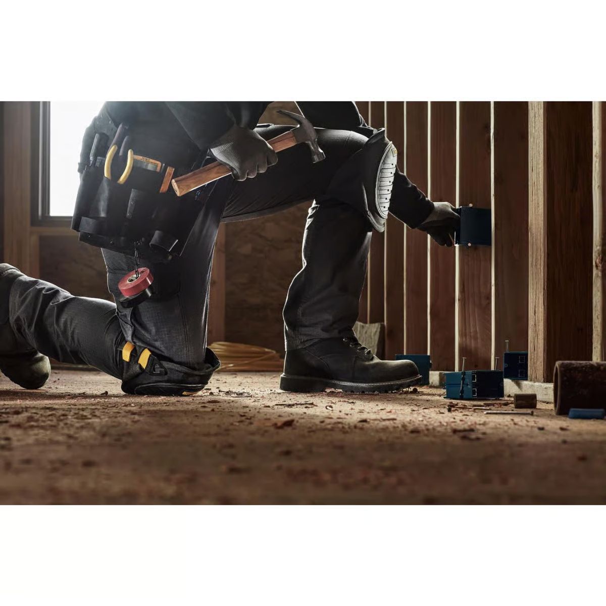 DEWALT 9.3 in. L x 7.25 in. W Gel Foam Hard Shell Knee Pads Black/Yellow One Size Fits All