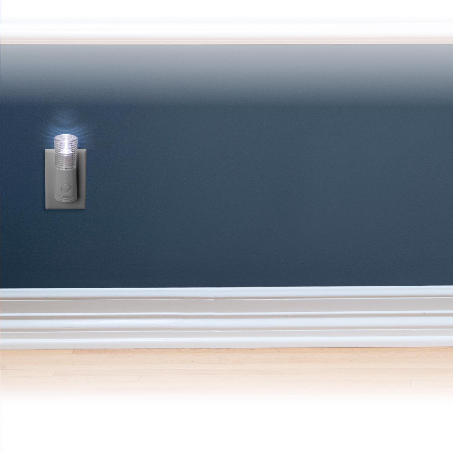 Feit C7 E12 (Candelabra) LED Bulb Soft White 7 Watt Equivalence 4 pk