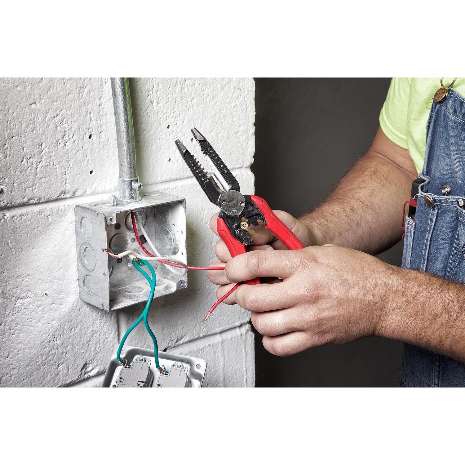 Milwaukee 9 in. Steel Combination Pliers