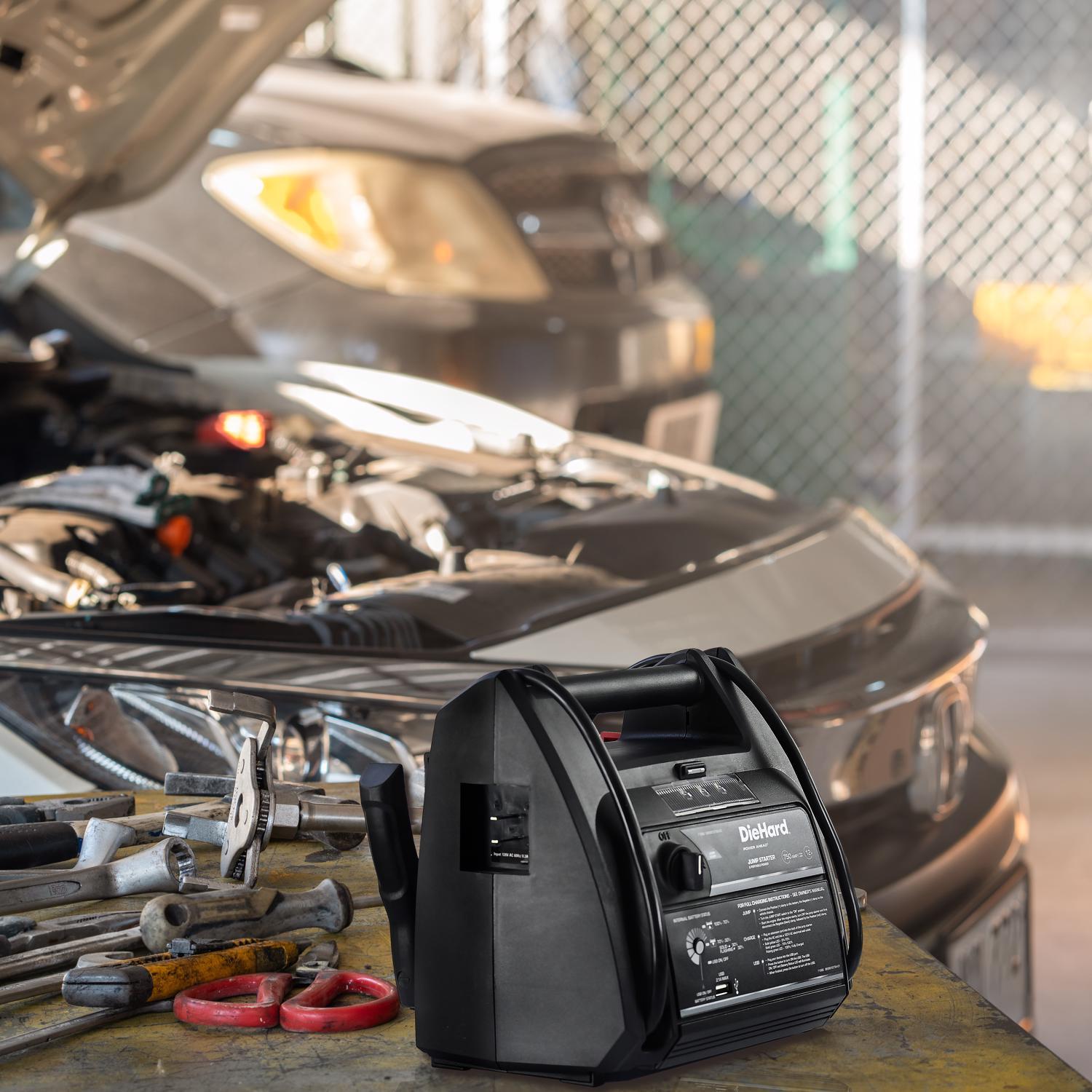 DieHard Automatic 12 V 750 amps Battery Jump Starter