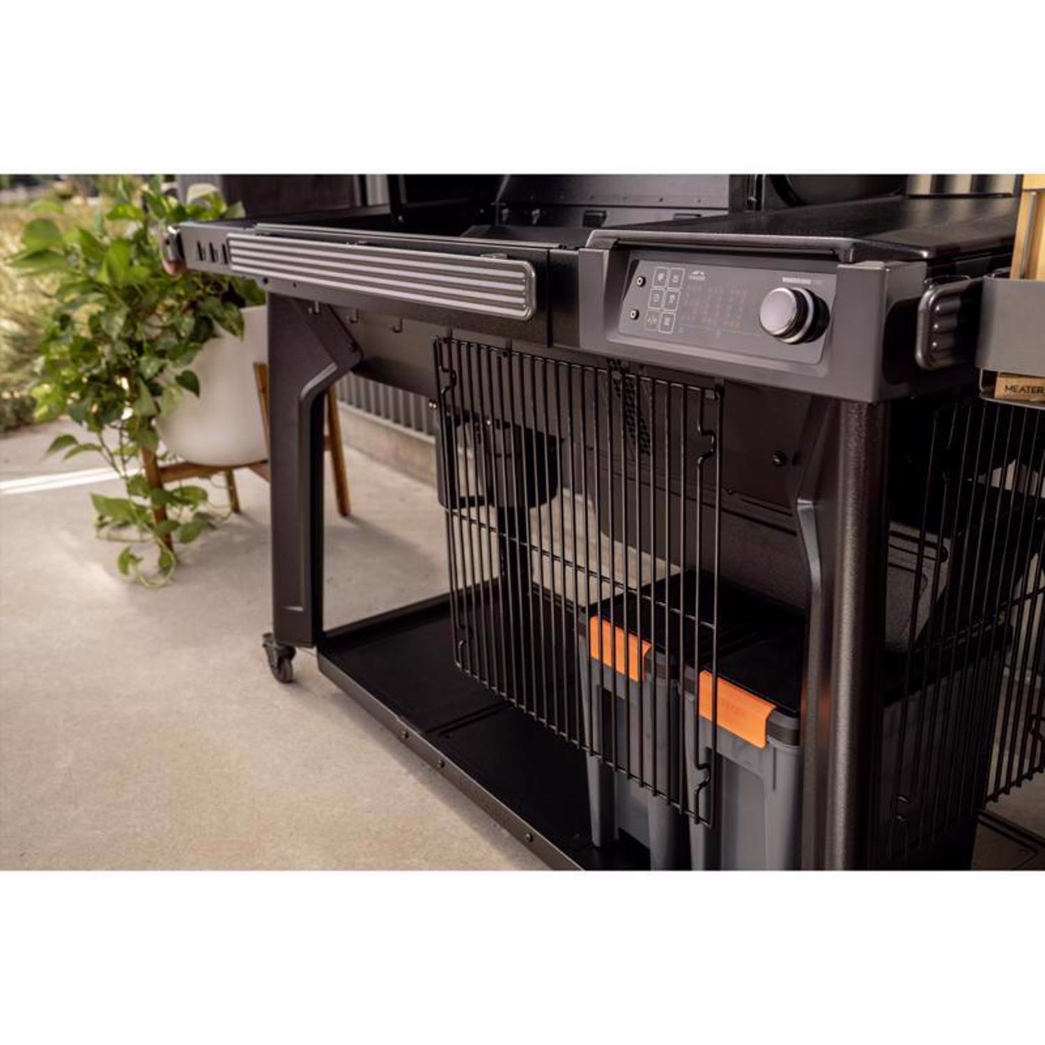 Traeger Woodridge Pro Wood Pellet WiFi Grill Black