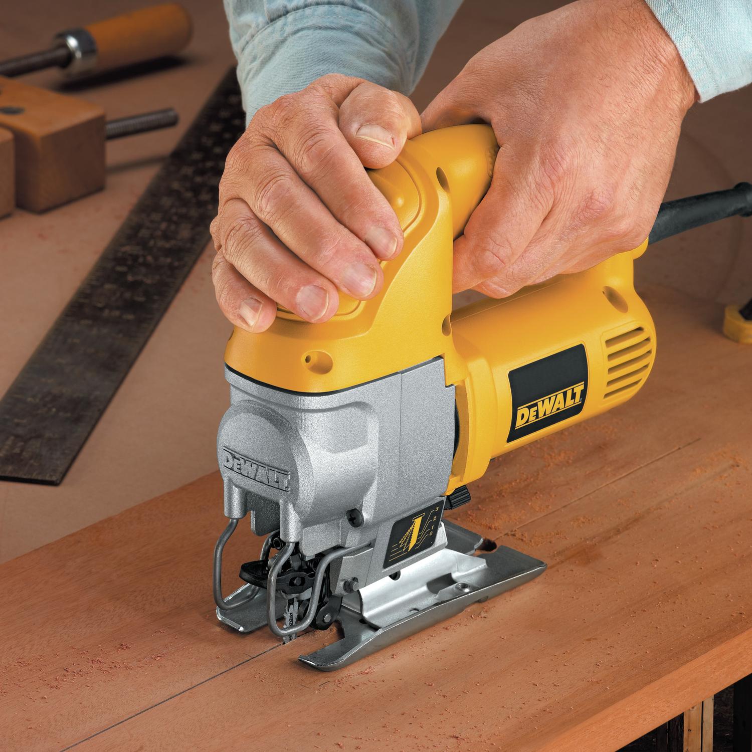 DeWalt 5.5 amps Corded Orbital Jig Saw
