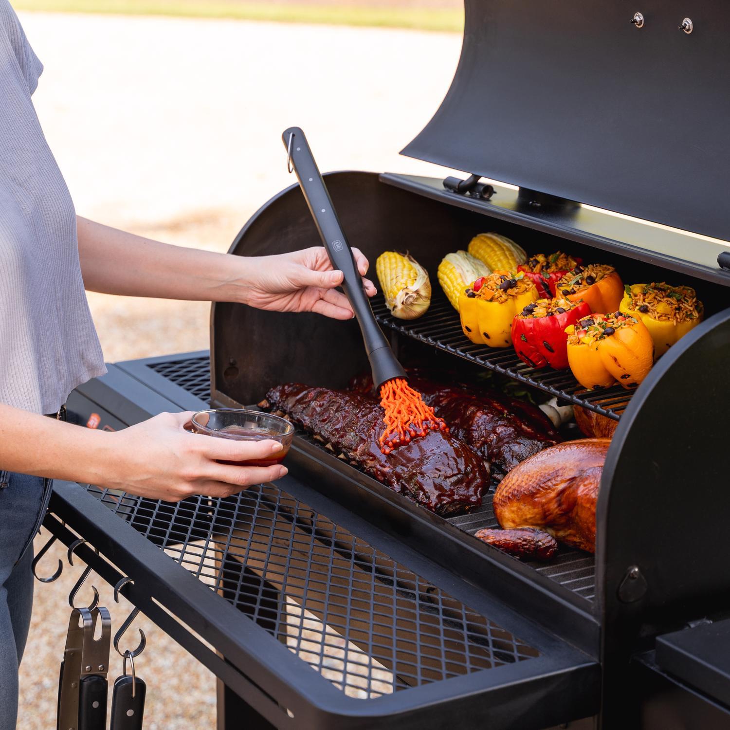 Oklahoma Joe's Charcoal/Wood Traditional Smoker Black