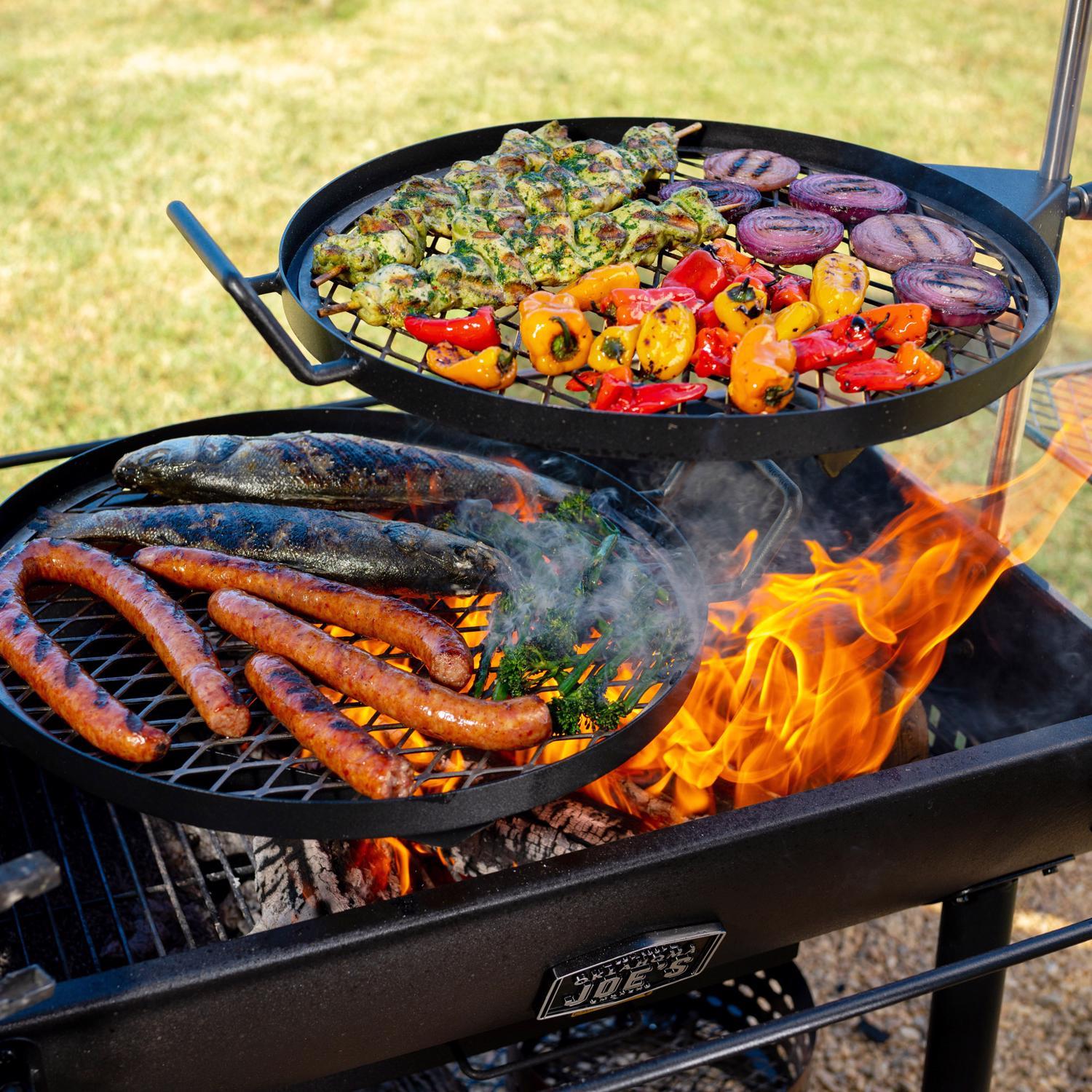 Oklahoma Joe's 19 in. Charcoal/Wood Grill Black