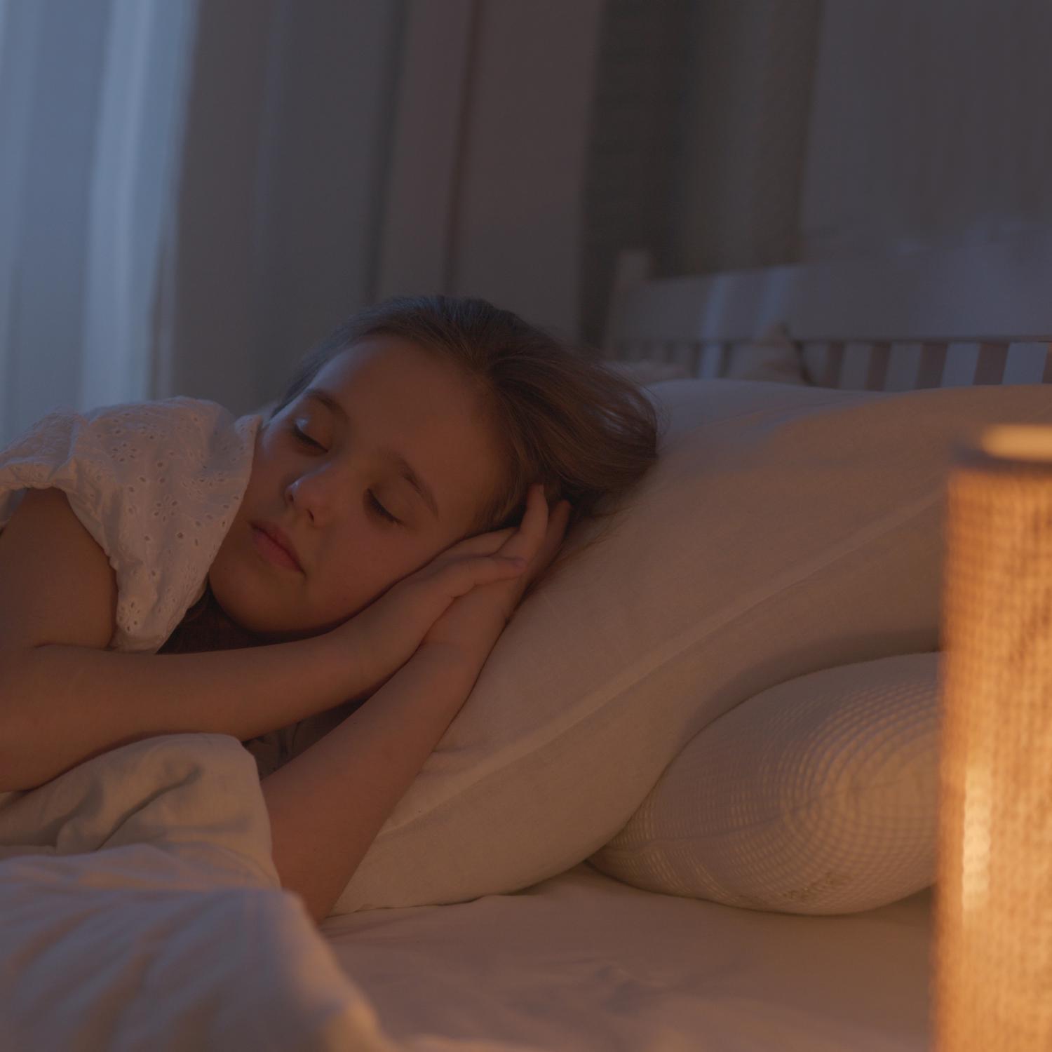 Feit C7 E12 (Candelabra) LED Bulb Soft White 7 Watt Equivalence 4 pk