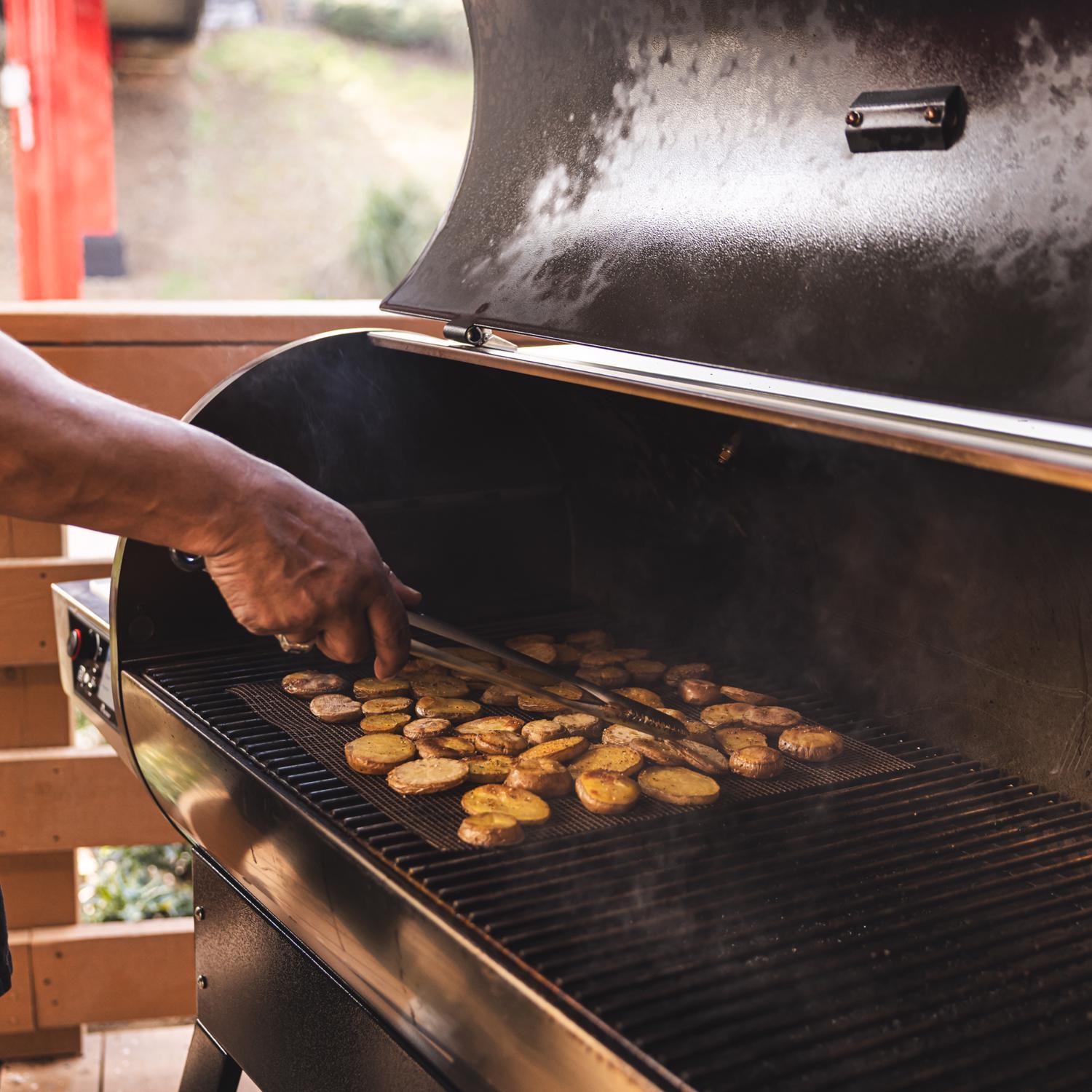 Recteq Fiberglass Grilling Mesh Sheet 16 in. L X 16 in. W 1 pk