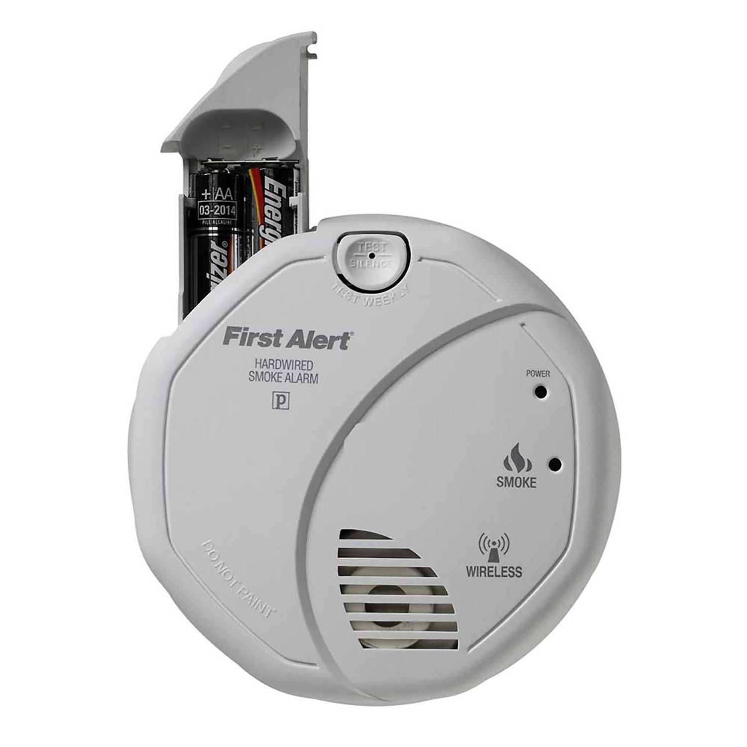 First Alert Hard-Wired w/Battery Back-up Photoelectric Smoke/Fire Detector 1 pk