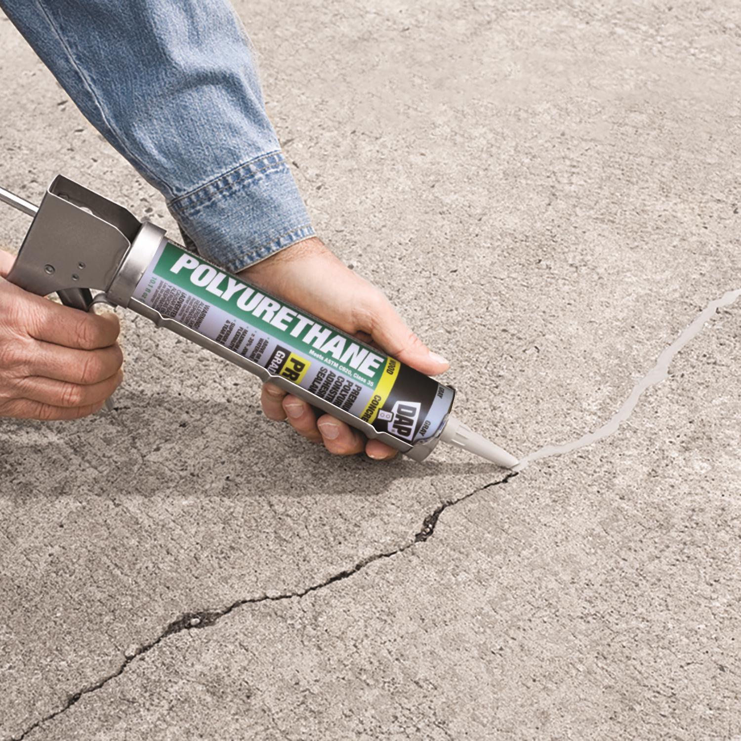 DAP Pro Grade Gray Polyurethane Construction Sealant 10.1 oz
