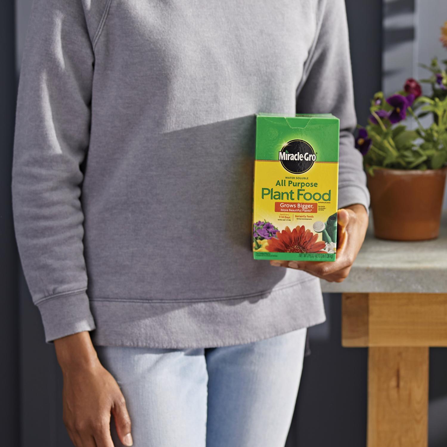 Miracle-Gro Powder Plant Food 3 lb