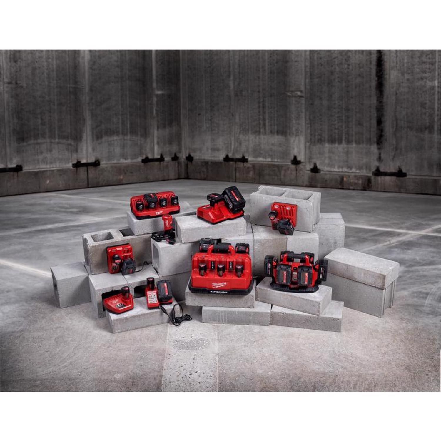 Milwaukee M18 RedLithium CP 2 Ah Lithium-Ion Compact Battery 1 pc
