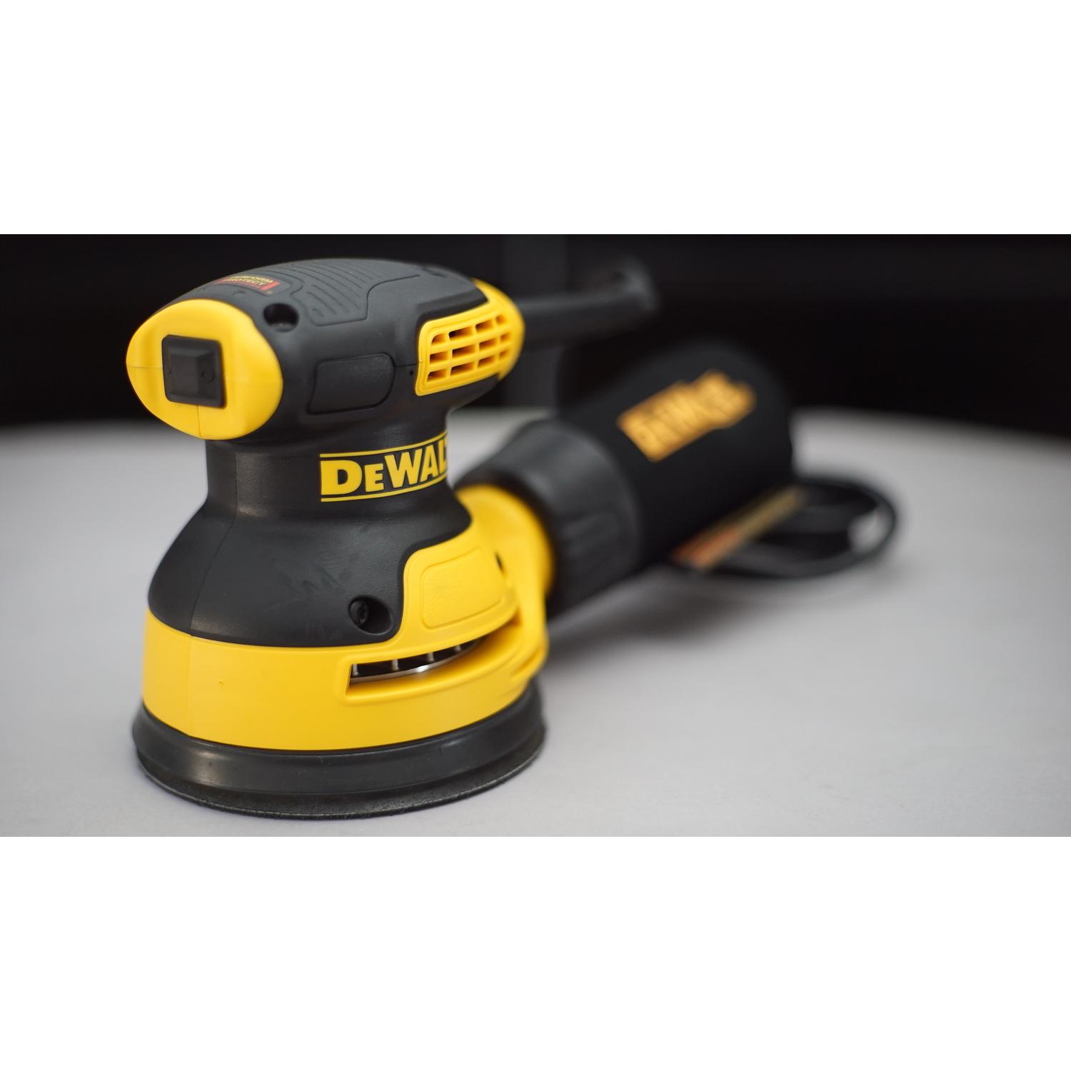 DeWalt 3 amps Corded 5 in. Random Orbit Sander