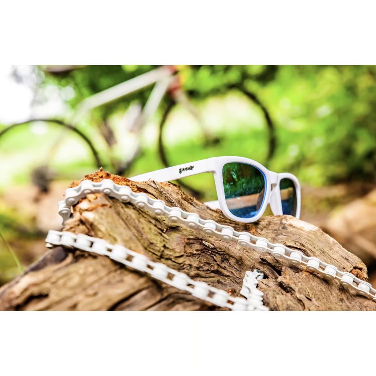 goodr OG - Iced by Yetis Sunglasses Unisex White Frame Blue Lens Polarized