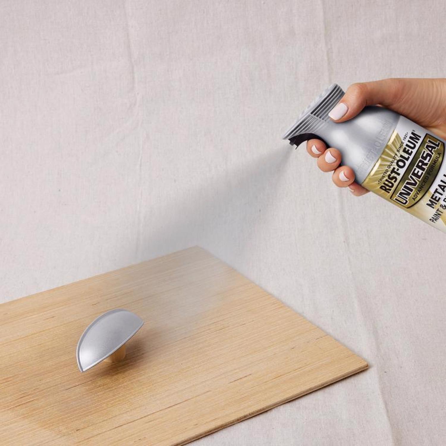 Rust-Oleum Universal Metallic Titanium Silver Metallic Spray Paint 11 oz