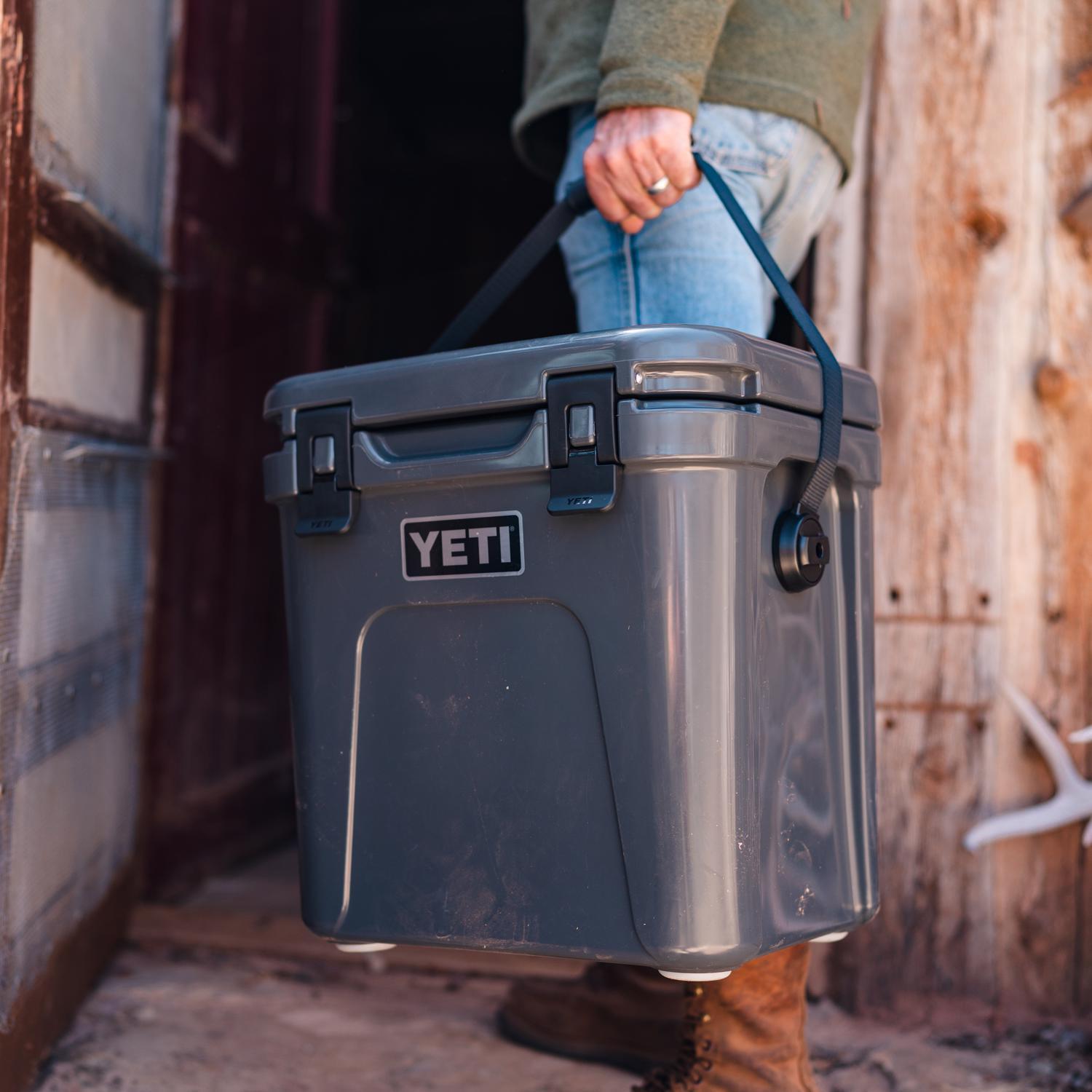 YETI Roadie 24 Charcoal 22 qt Hard Cooler