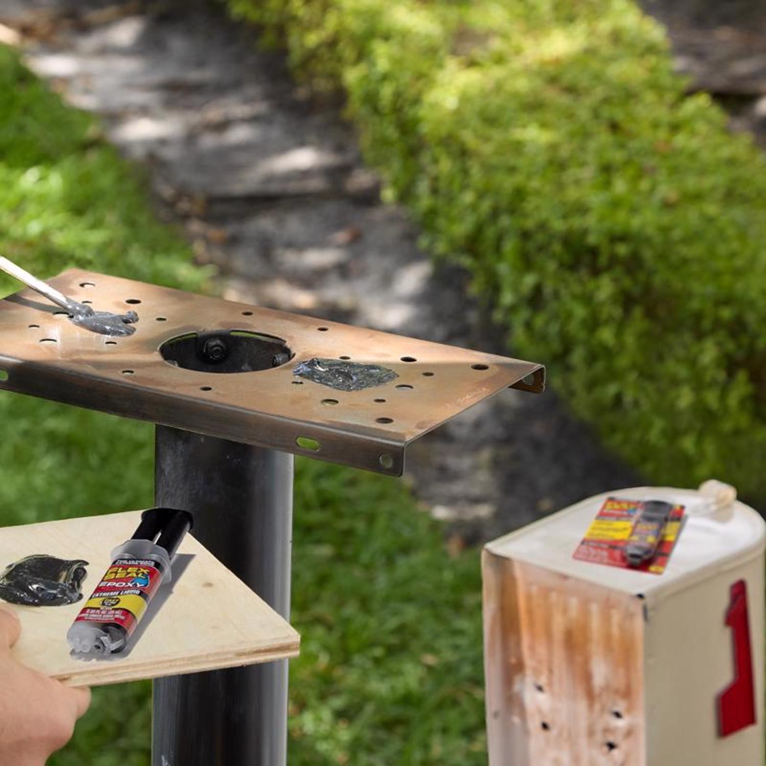 Flex Seal Family of Products Flex Seal Epoxy Extra Strength Epoxy Black Epoxy Syringe 25 ml.