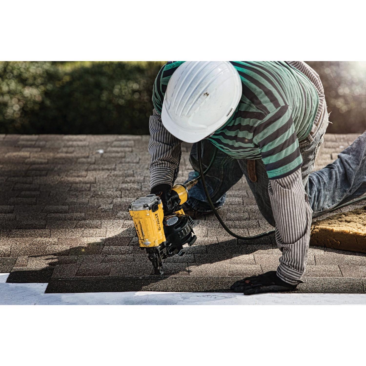 DeWalt 15 deg Coil Roofing Nailer