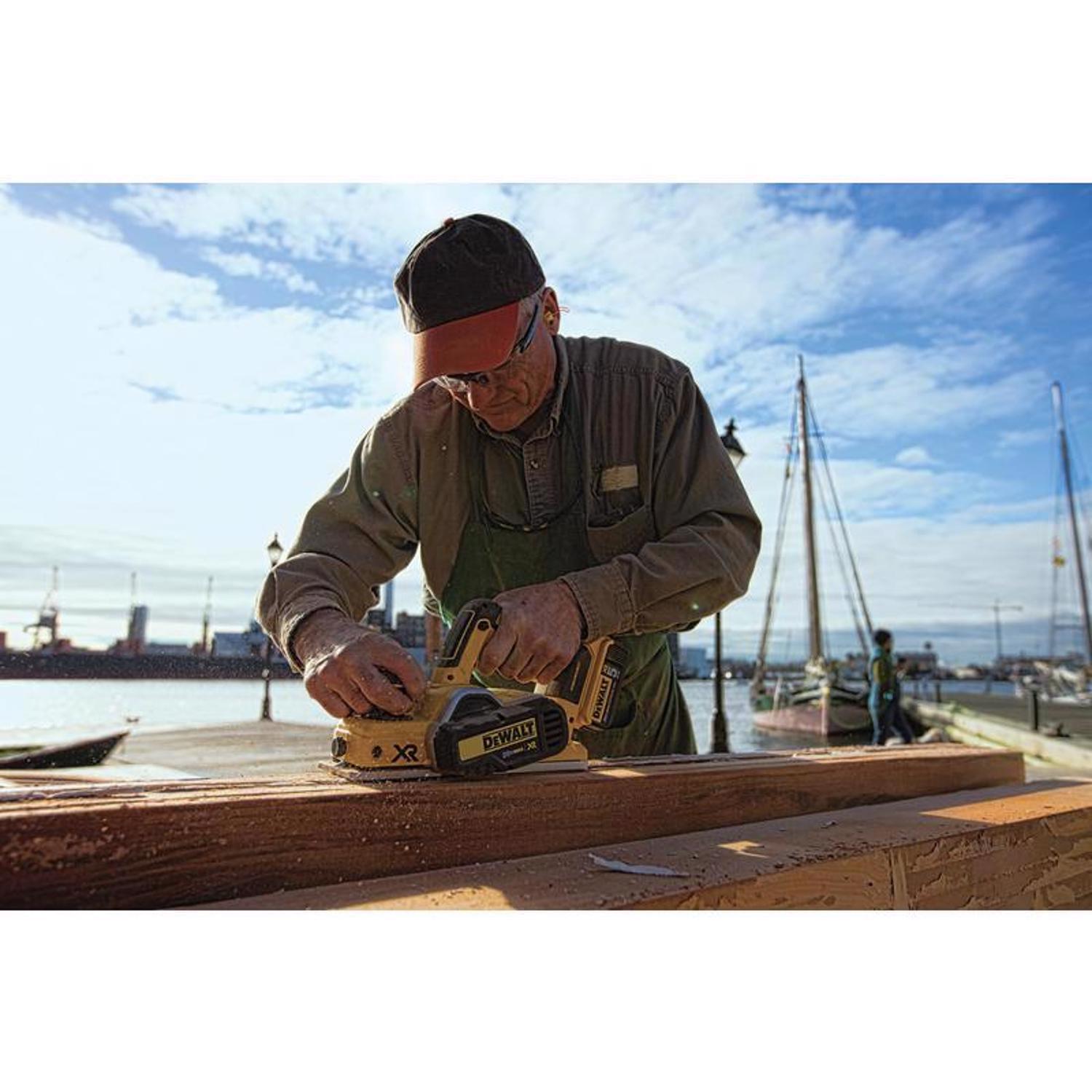 DeWalt 20V MAX XR 3-1/4 in. Cordless Brushless Planer Tool Only