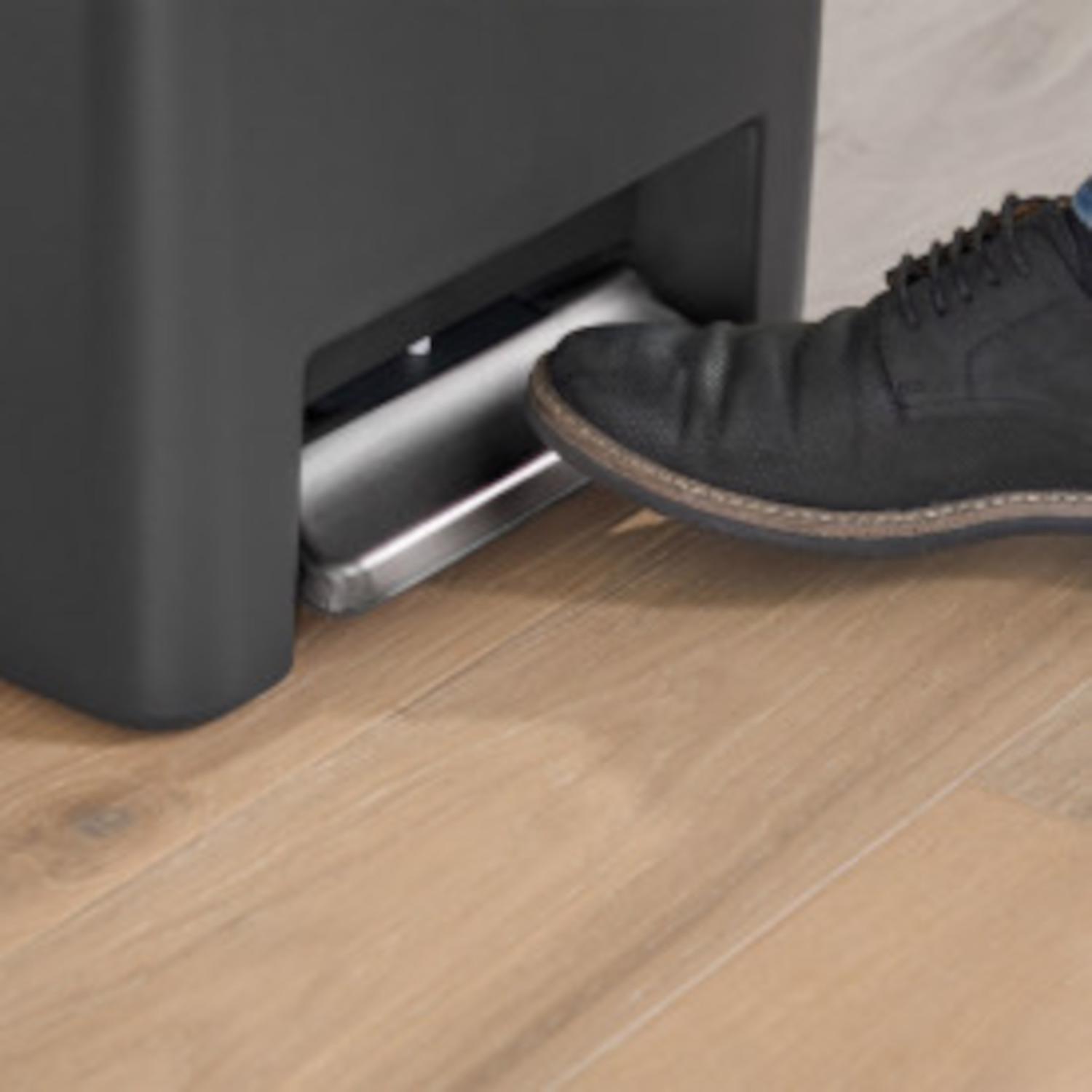 Rubbermaid 13 gal. Charcoal Resin Trash Can