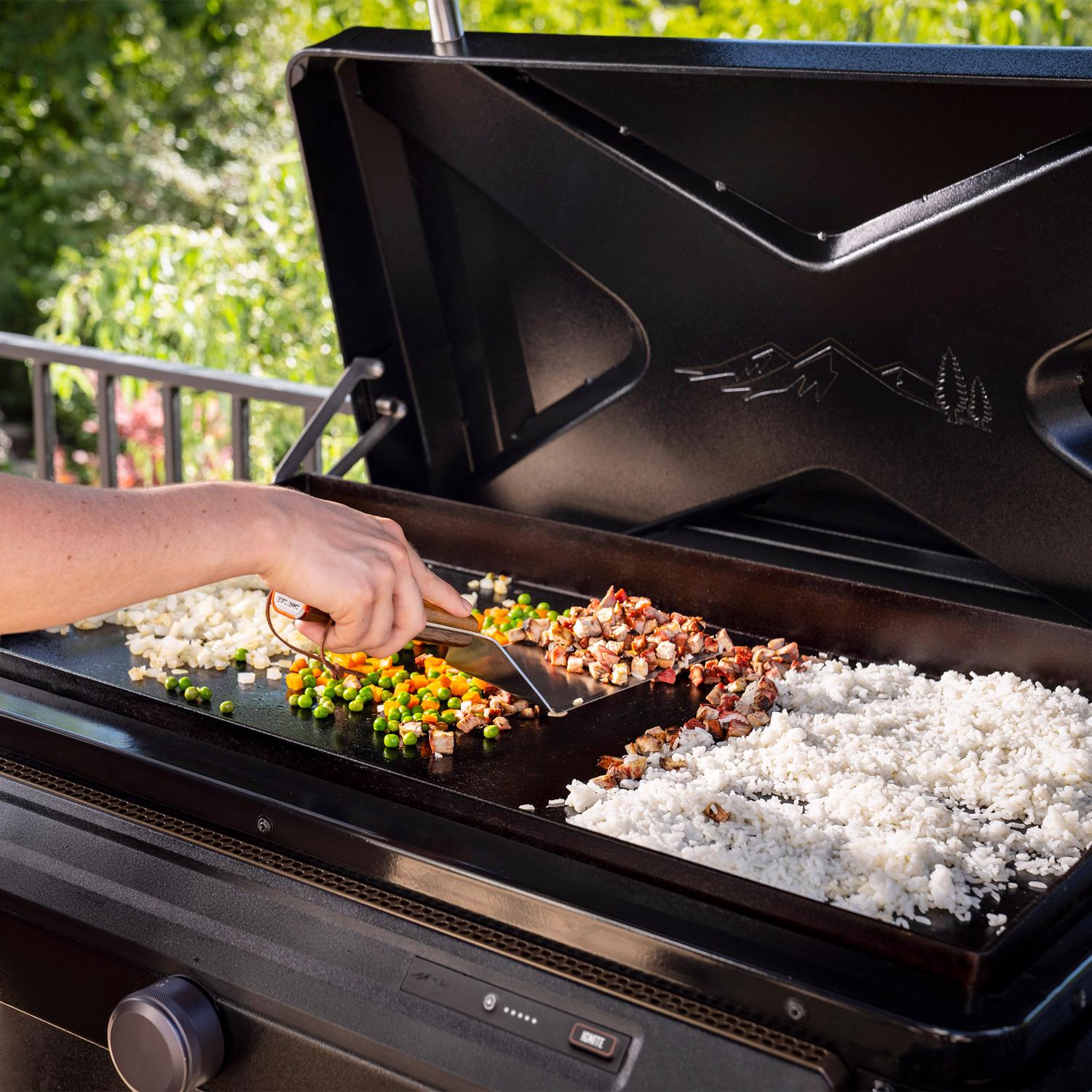 Traeger 3 Burner Liquid Propane Outdoor Griddle Black