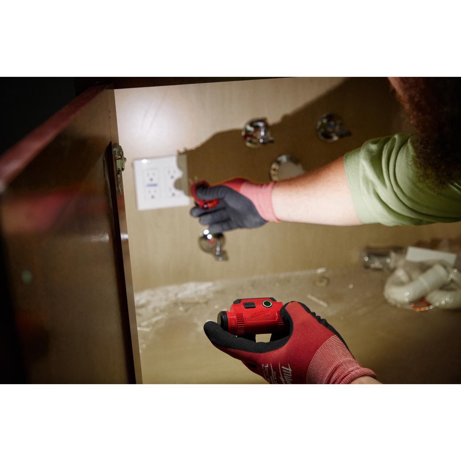 Milwaukee Redlithium 475 lm Black/Red LED Head Lamp