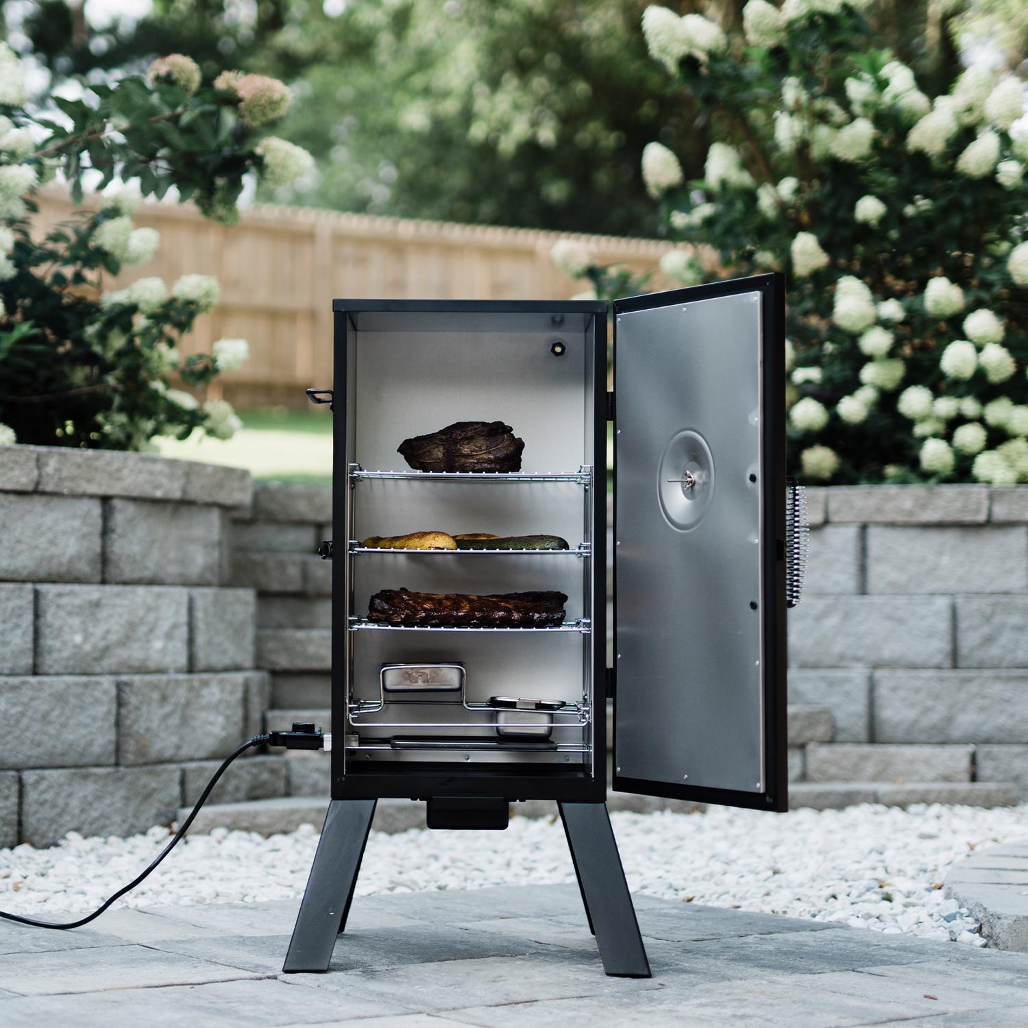 Masterbuilt Analog Wood Chips Vertical Smoker Black