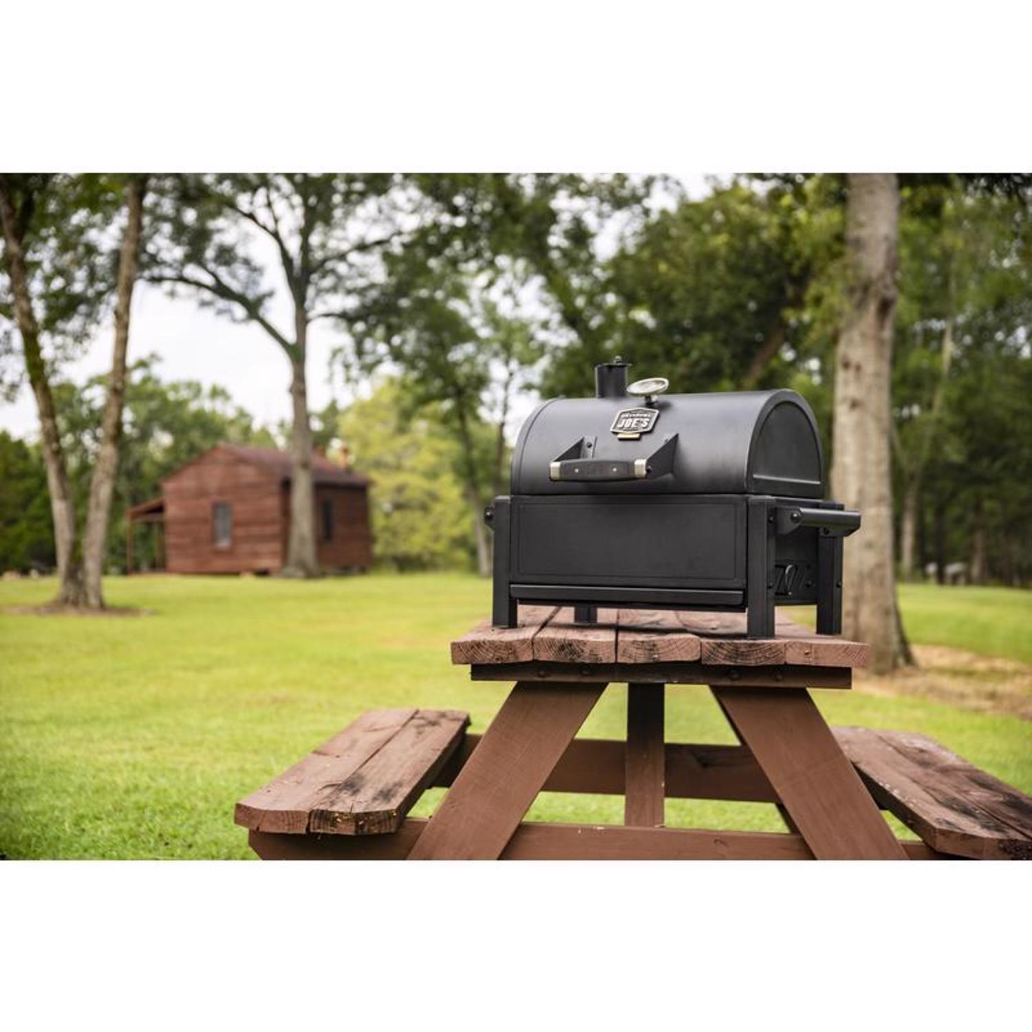 Oklahoma Joe's 17 in. Charcoal Grill Black