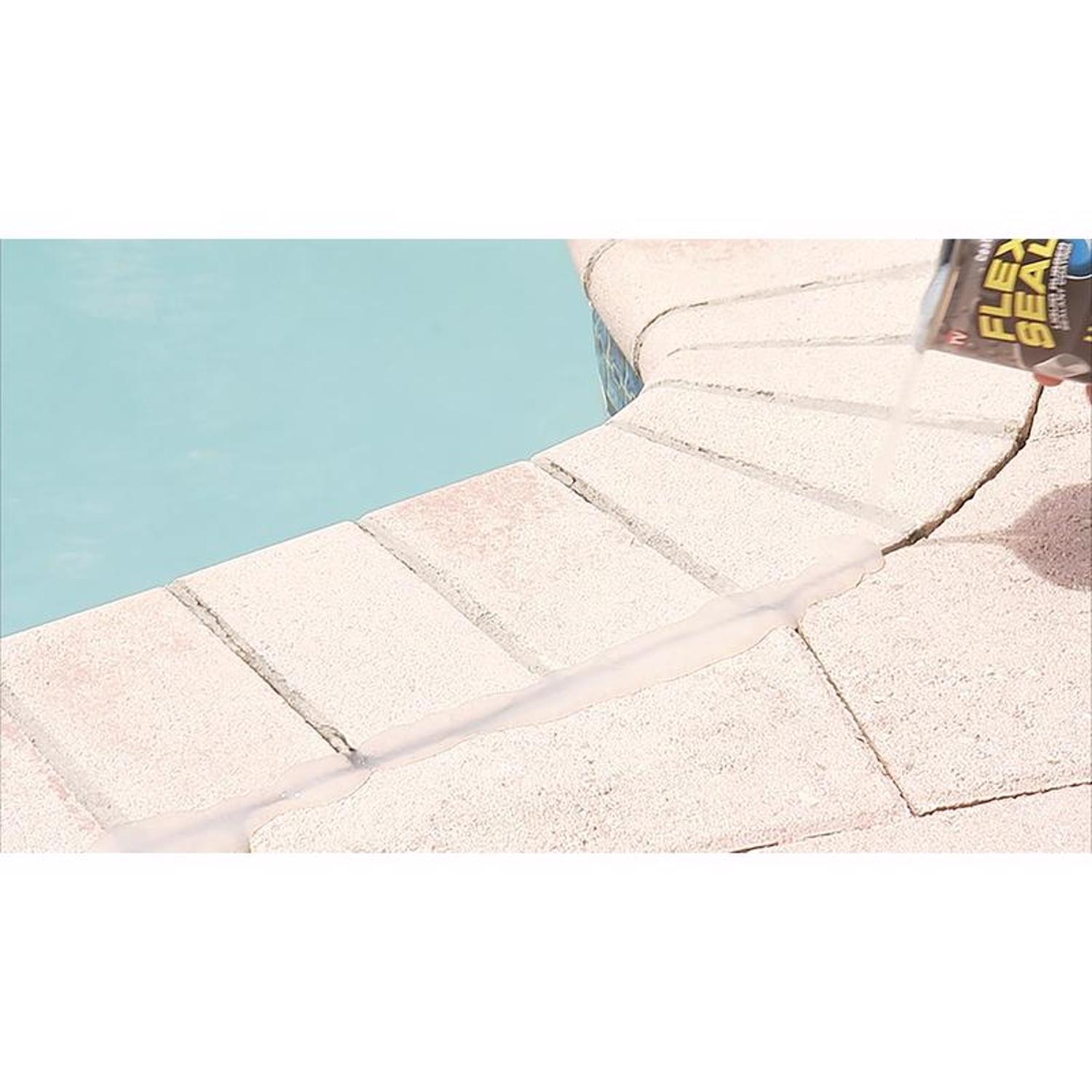 Flex Seal Family of Products Flex Seal Clear Liquid Rubber Sealant Coating 32 oz