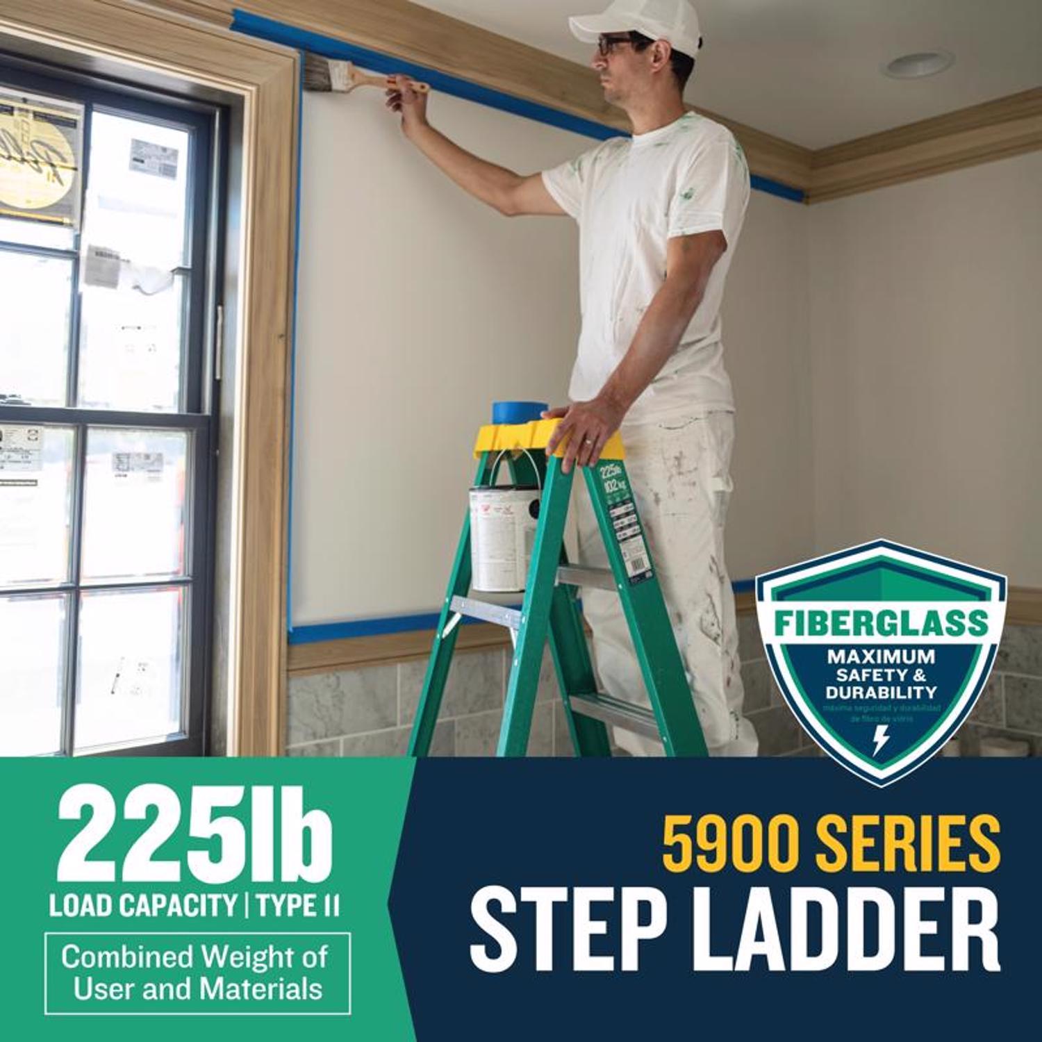 Werner 6 ft. H Fiberglass Step Ladder Type II 225 lb. cap.