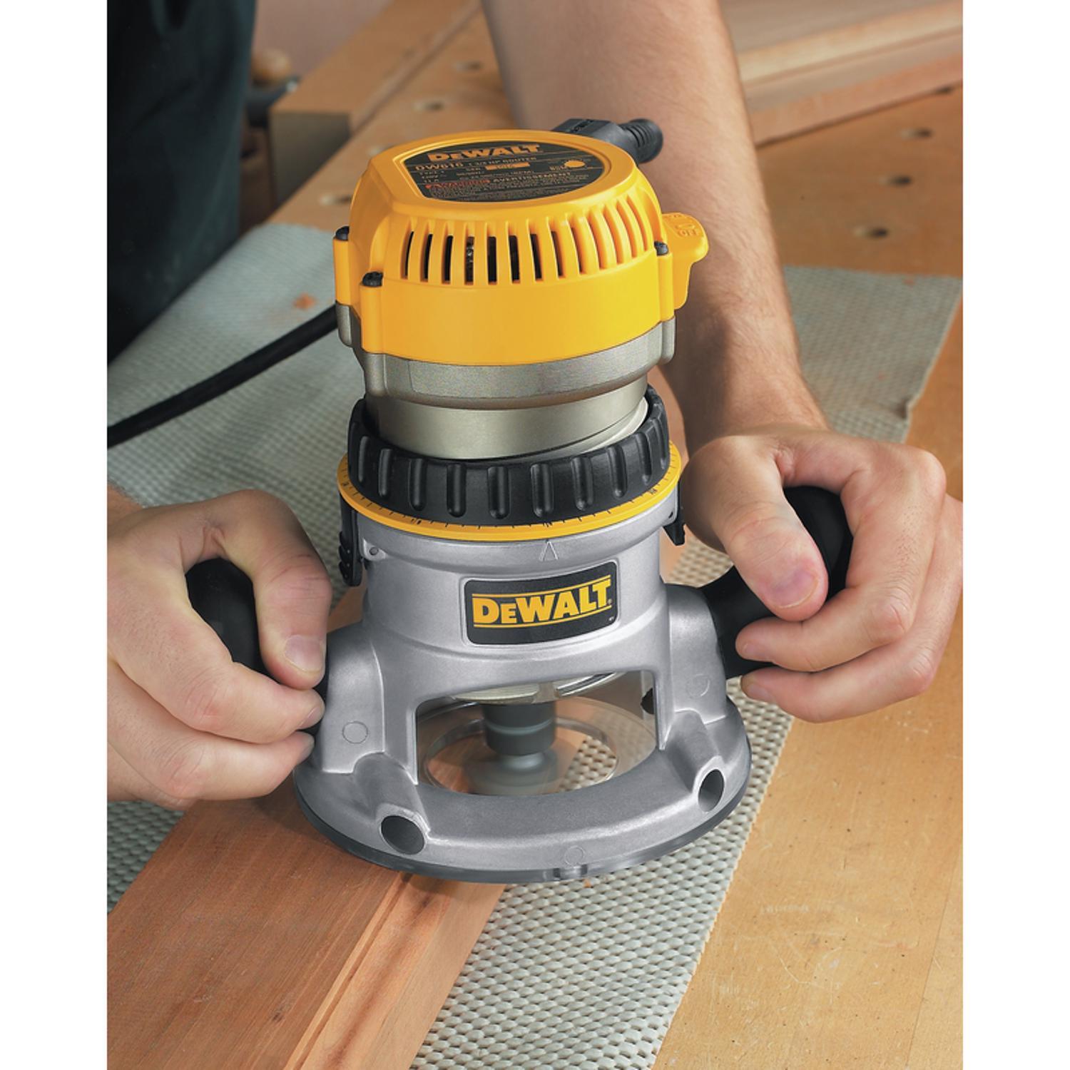 DeWalt 11 amps 1.75 HP Corded Fixed Base Router Kit