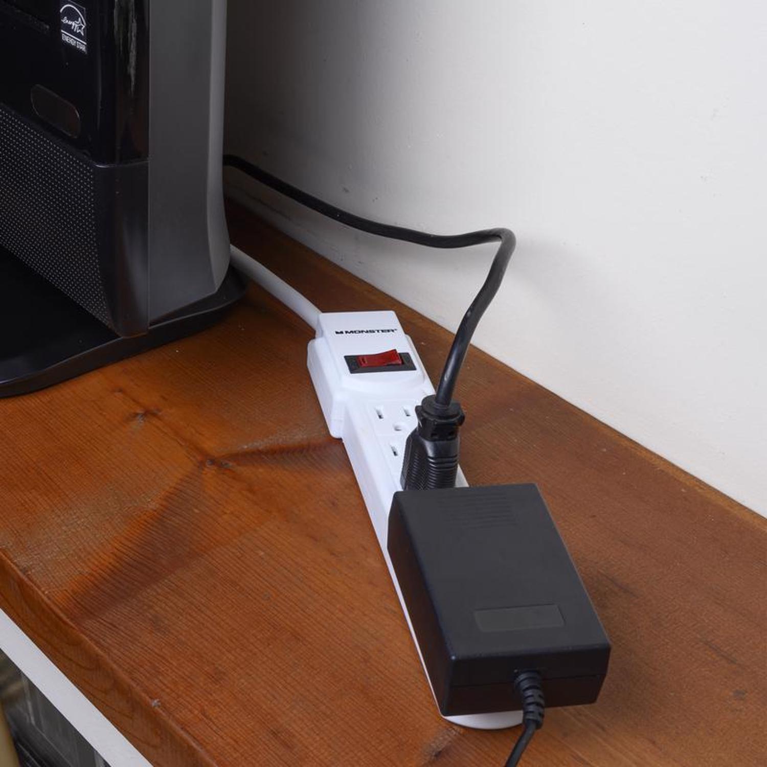 Monster Just Power It Up 3 ft. L 6 outlets Power Strip White