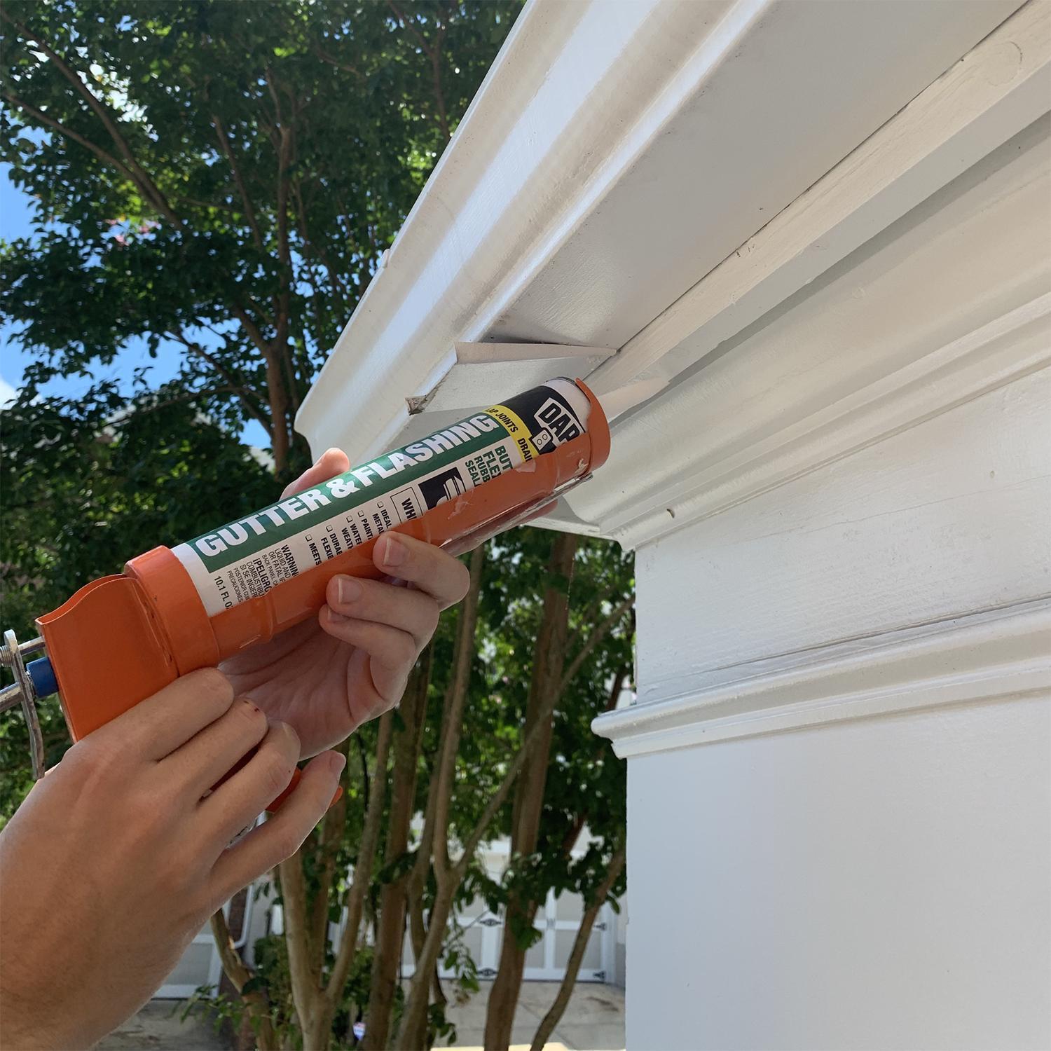 DAP White Polymer Advanced Gutter and Flashing Sealant 10.1 oz