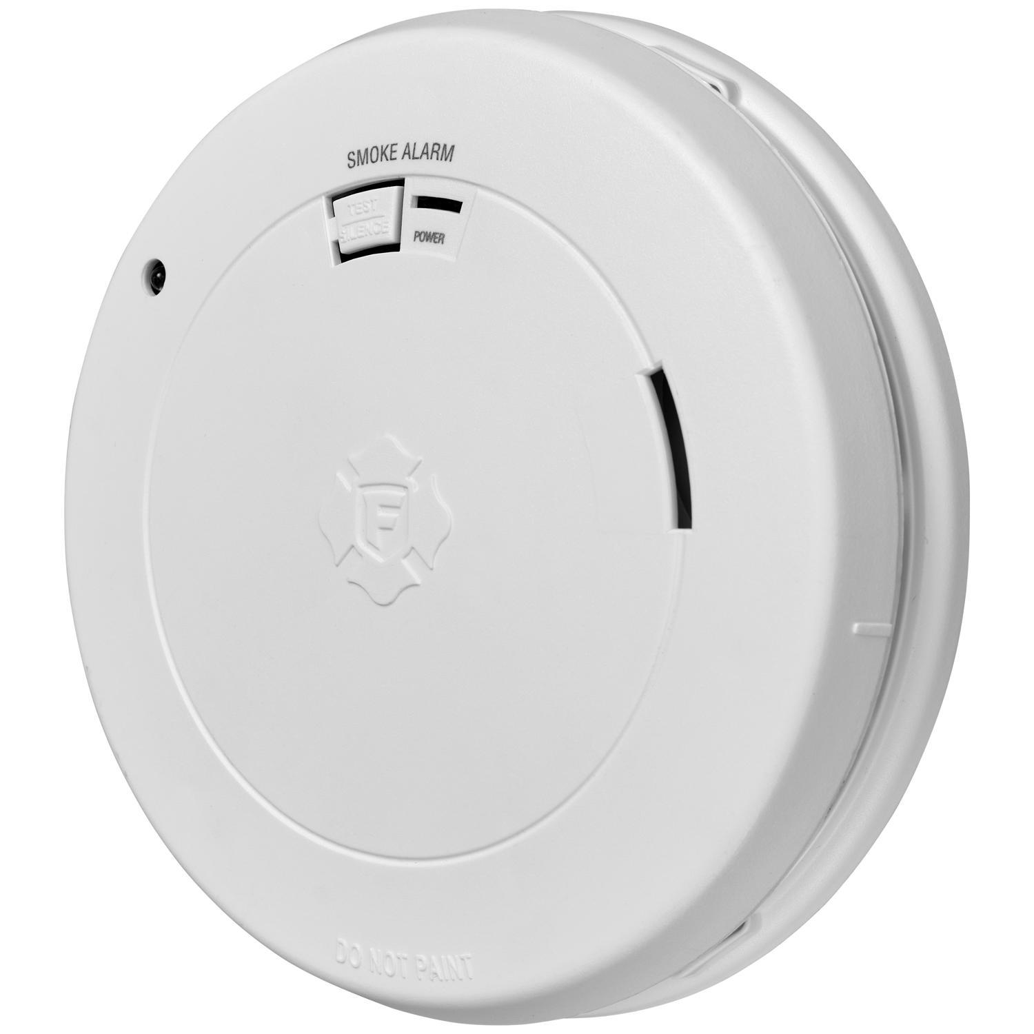 First Alert 10 Year With Path Light Battery-Powered Photoelectric Smoke Detector 1 pk