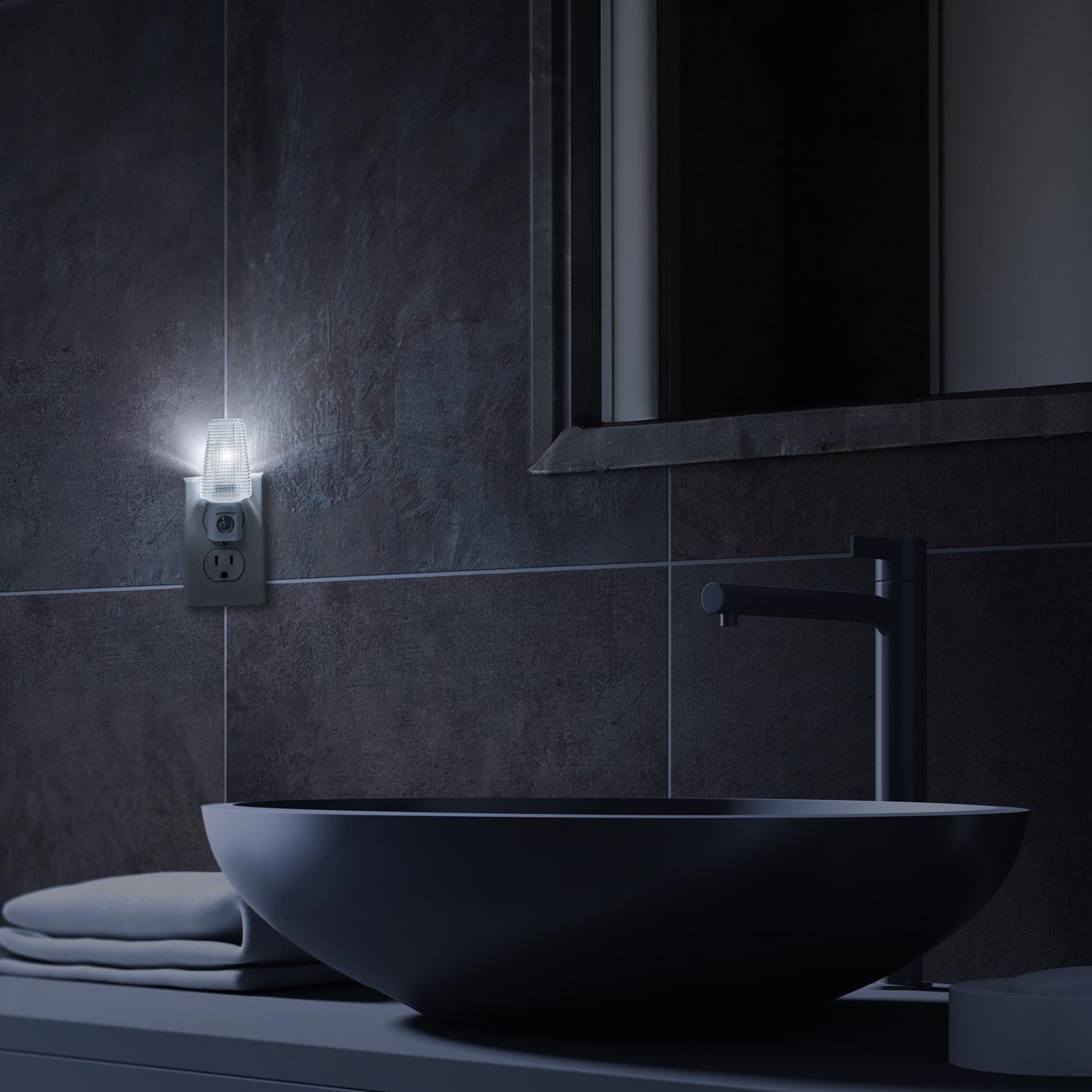 Feit C7 E12 (Candelabra) LED Bulb Daylight 7 Watt Equivalence 4 pk