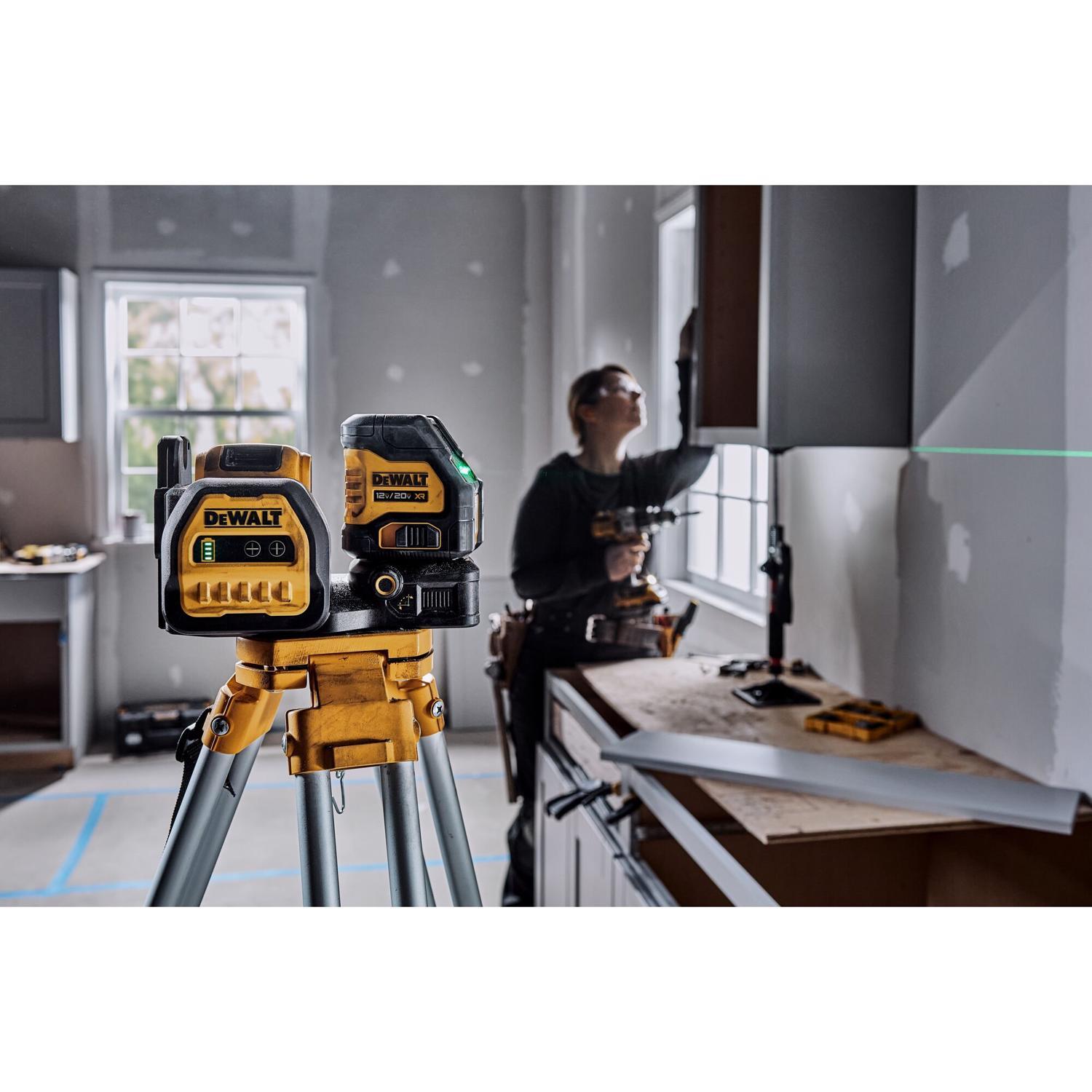 DeWalt XR 2 beam Self Leveling Cross-Line Laser 4 pc