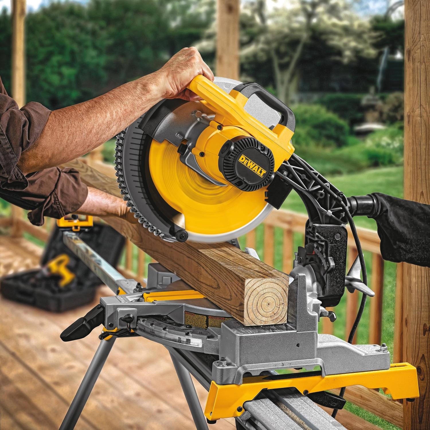 DeWalt 10 in. D X 5/8 in. Carbide Circular Saw Blade 24 teeth 1 pk
