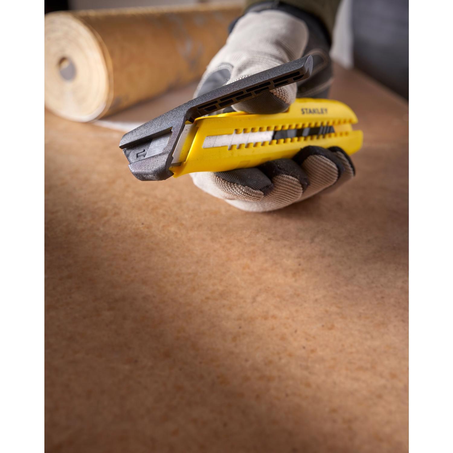 Stanley 6.29 in. Sliding Snap Knife Black/Yellow 1 pc