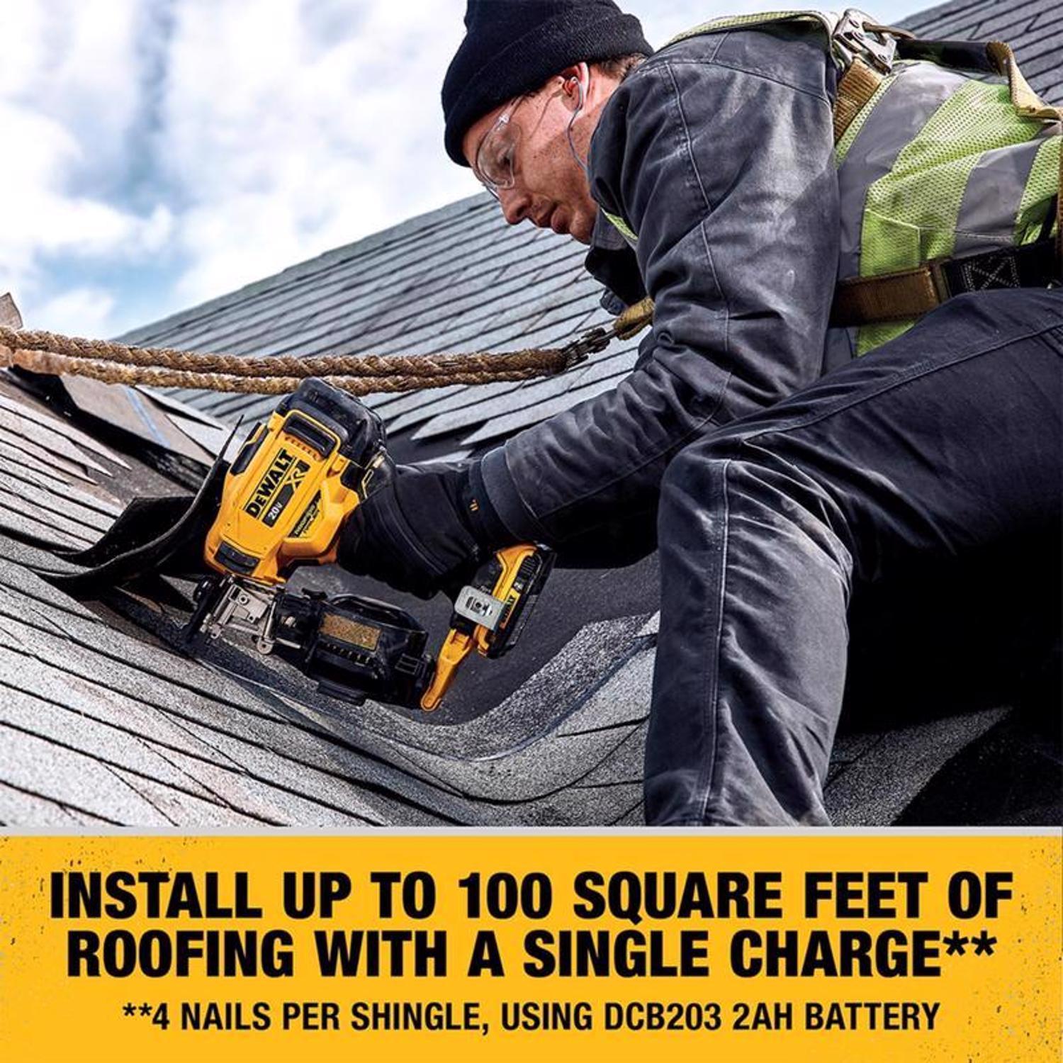 DeWalt 20V MAX Cordless 15 deg Coil Roofing Nailer Kit (Battery & Charger) 20 V