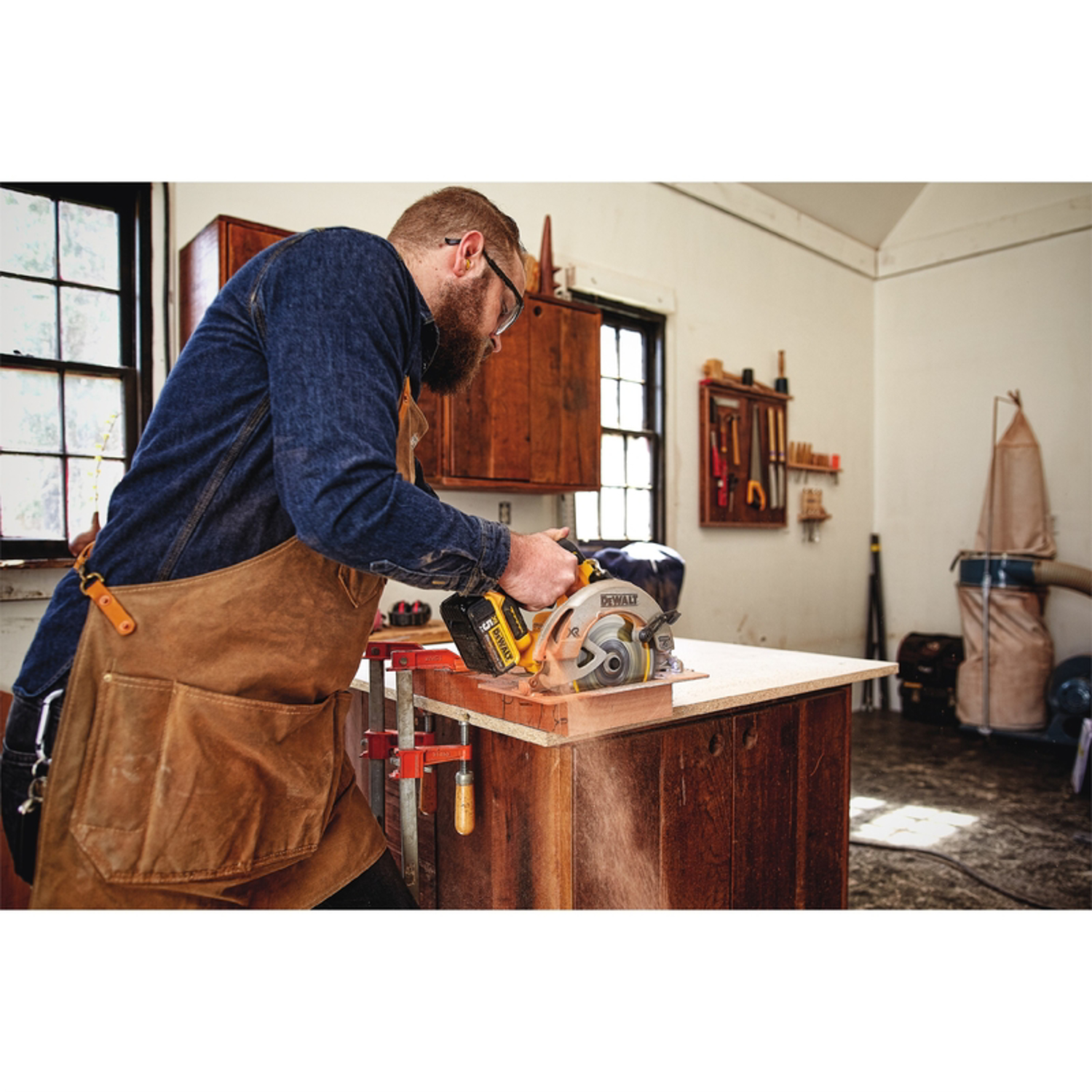 DeWalt 20V MAX XR 20 V 7-1/4 in. Cordless Brushless Circular Saw Tool Only