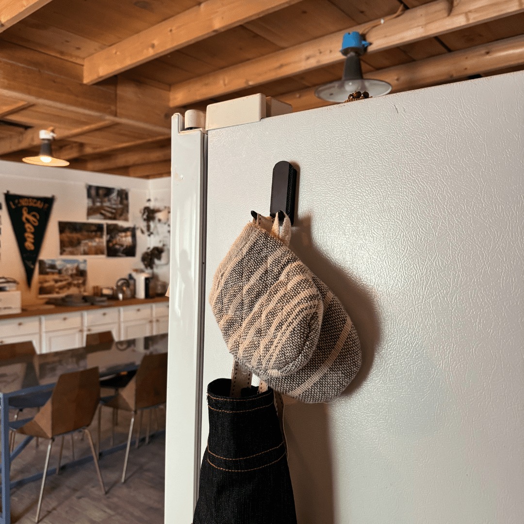 Gator Magnetics MINI Magnetic Dual Hook Black - 15lb Capacity