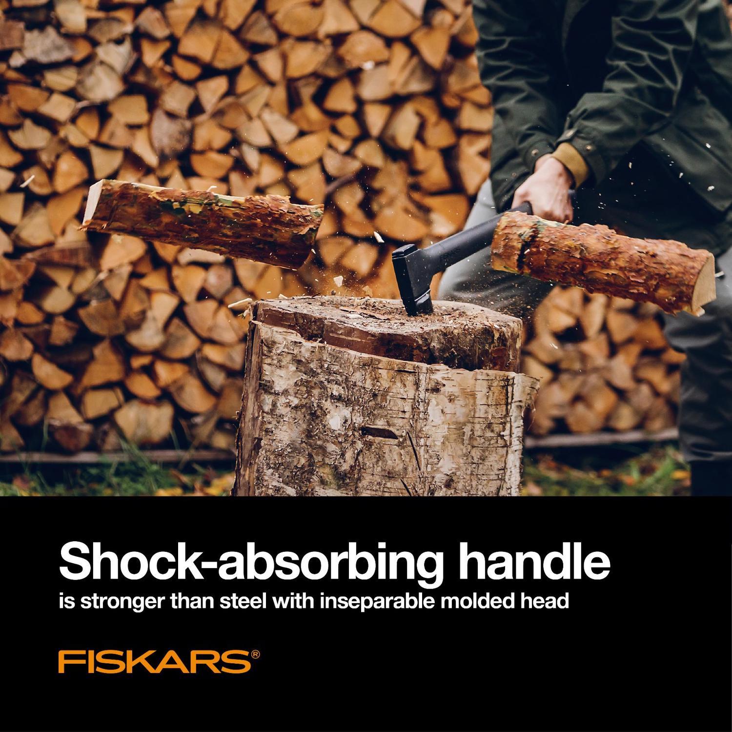 Fiskars X27 6.3 lb Single Bit Splitting Axe Fiberglass Handle