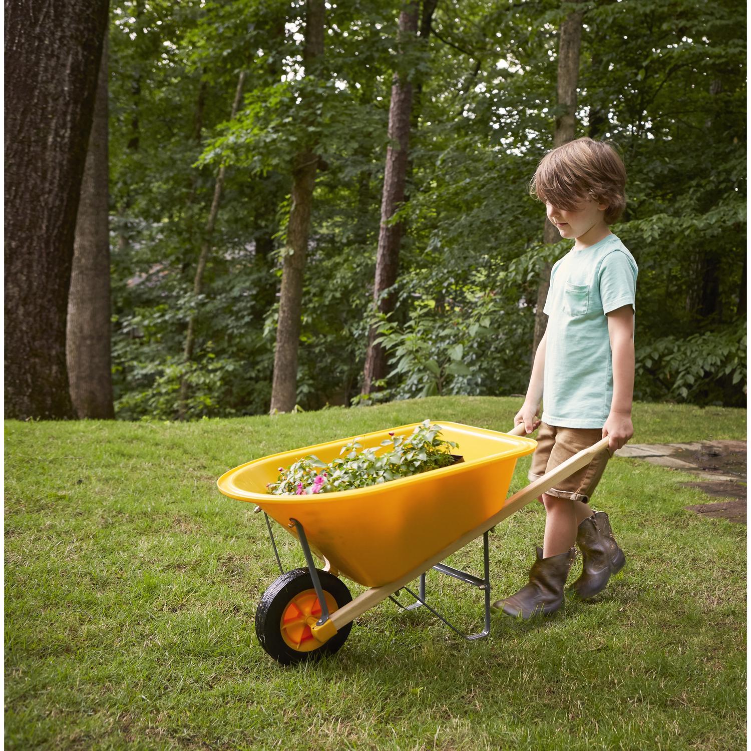 True Temper Poly Kid's Wheelbarrow 1.25 cu ft