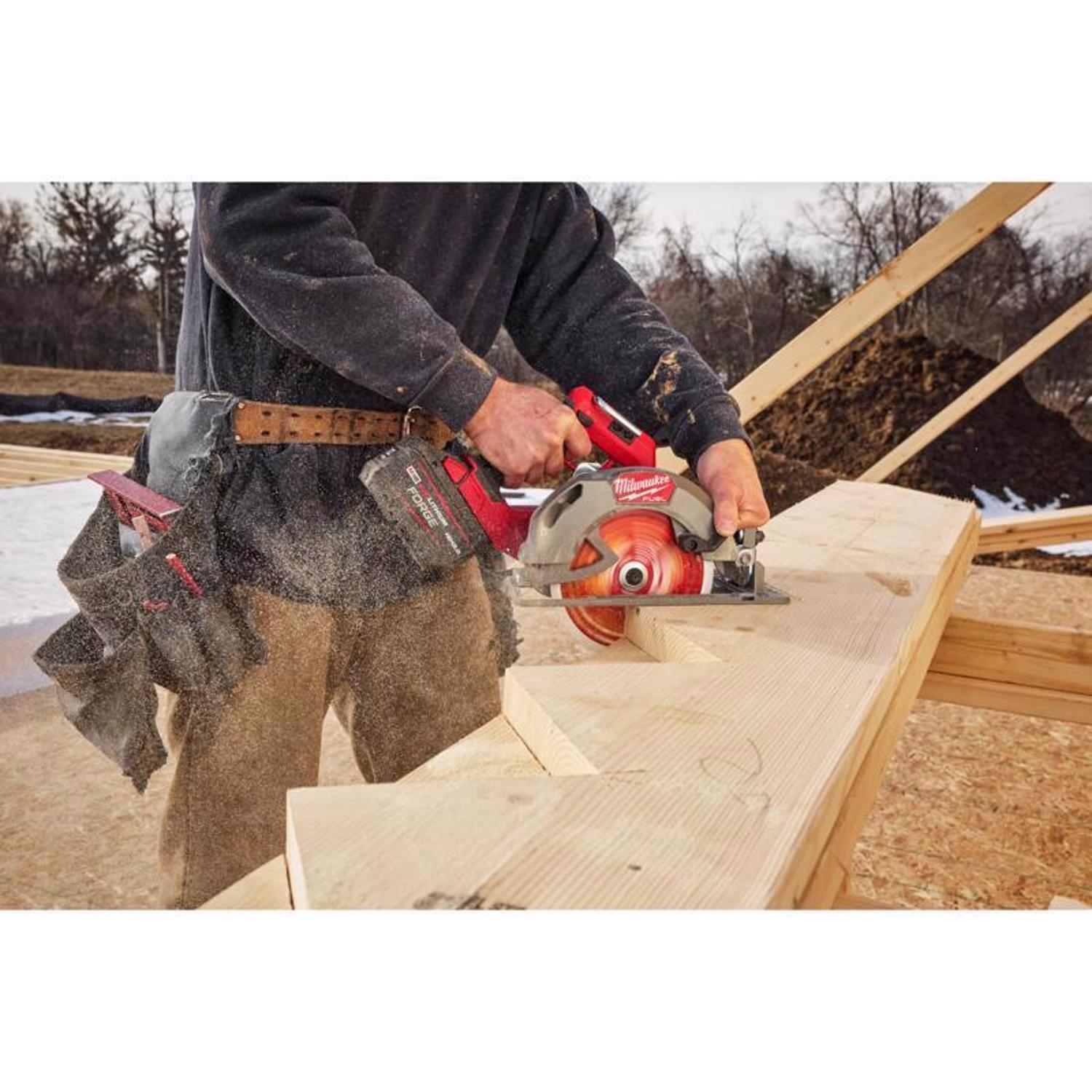 Milwaukee M18 FUEL 7-1/4 in. Cordless Brushless Circular Saw Tool Only
