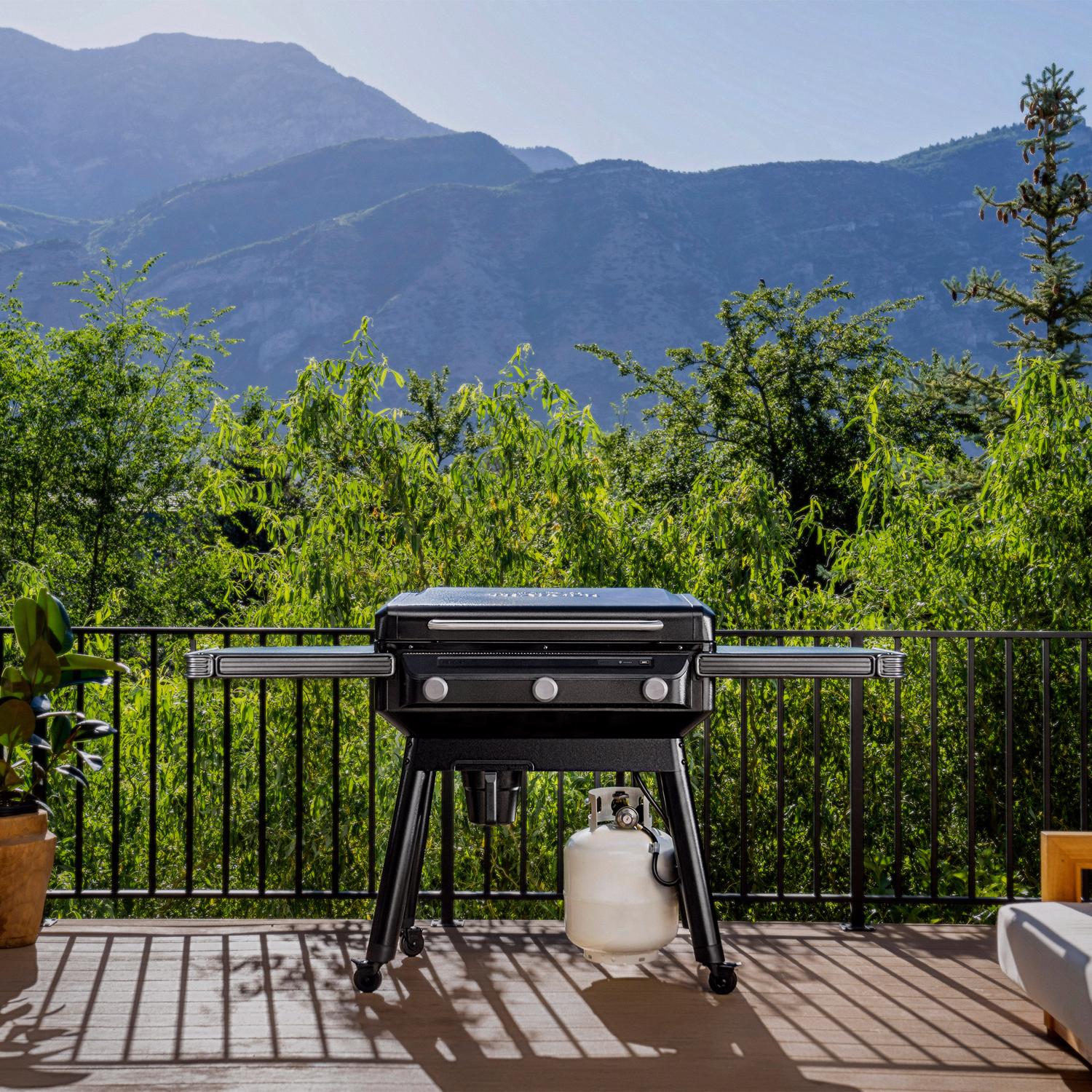 Traeger 3 Burner Liquid Propane Outdoor Griddle Black