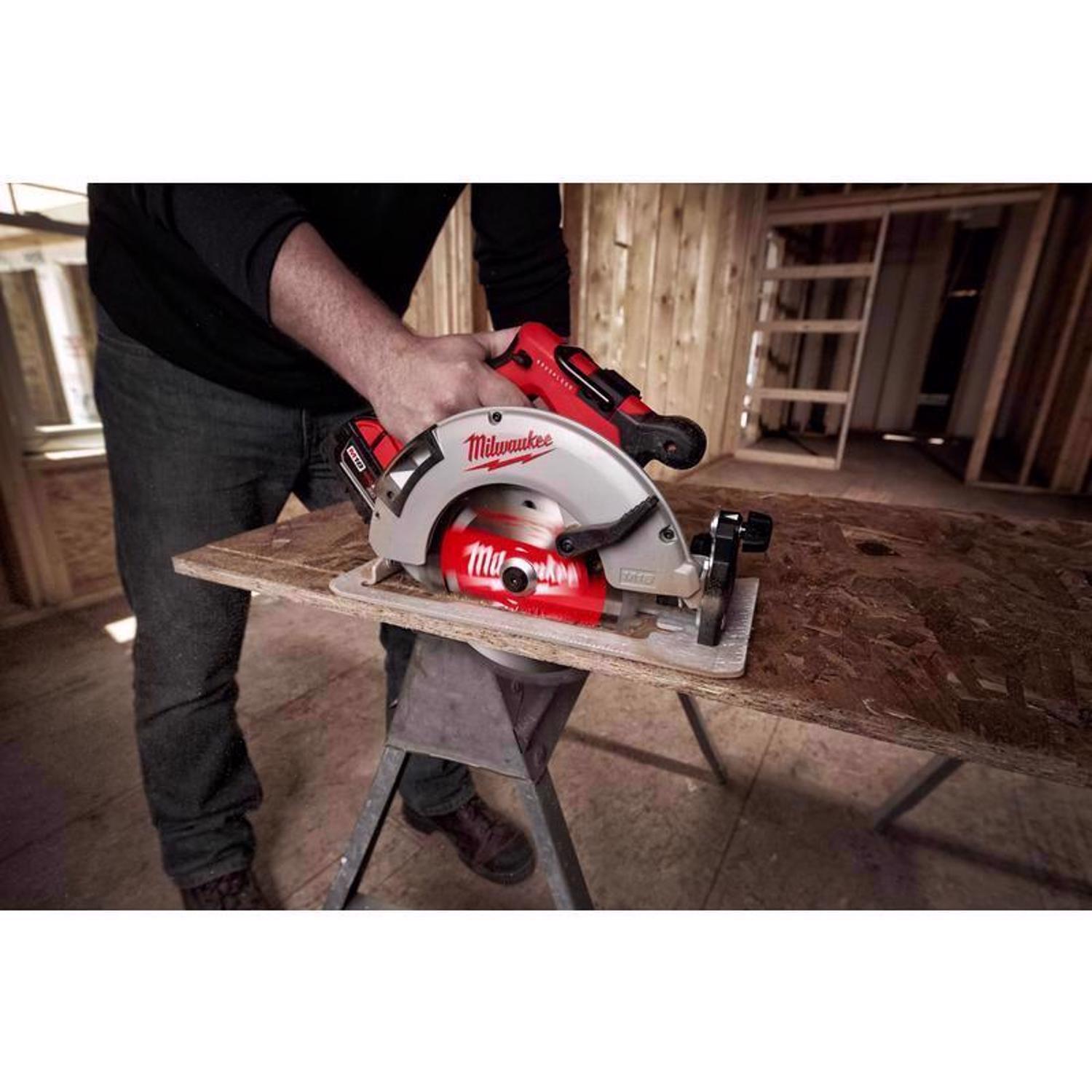 Milwaukee M18 7-1/4 in. Cordless Brushless Circular Saw Tool Only