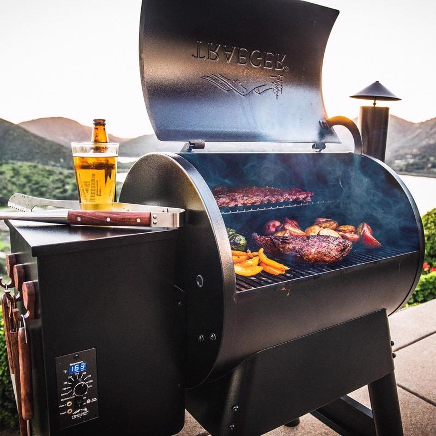 Traeger Pro Series 22 Wood Pellet Grill Bronze