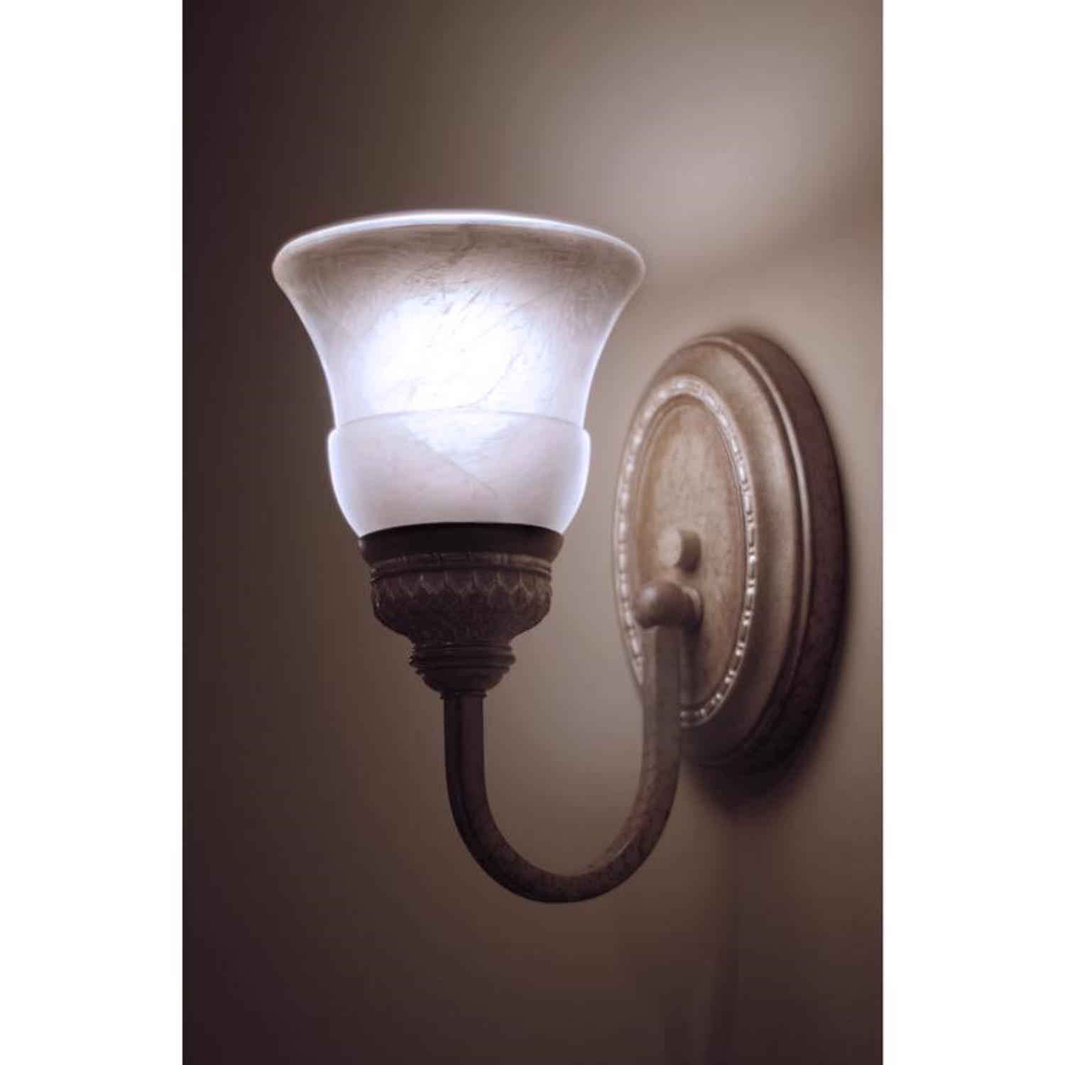 Ace A19 E26 (Medium) LED Bulb Daylight 40 Watt Equivalence 4 pk