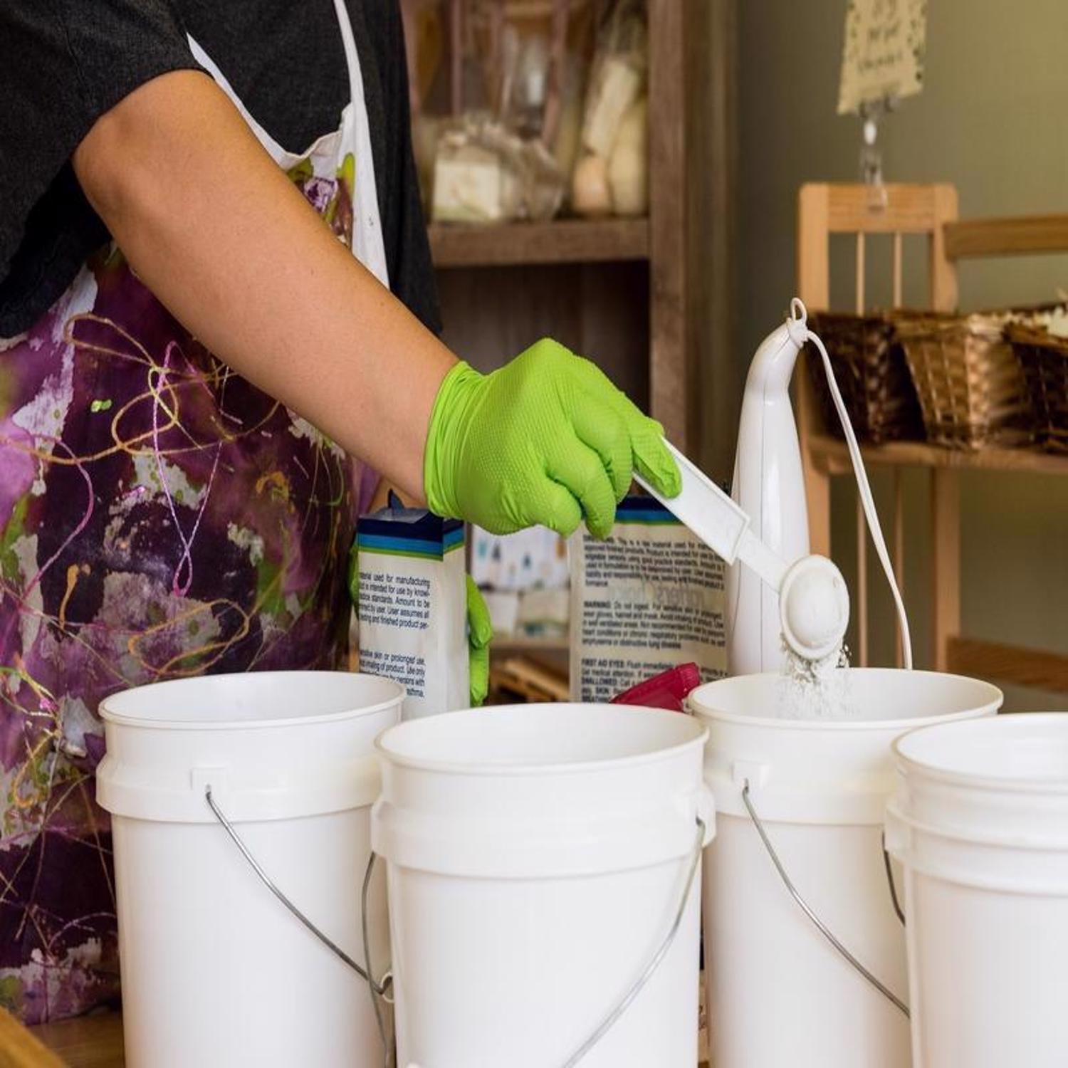 Gloveworks Nitrile Disposable Gloves X-Large Green Powder Free 100 pk