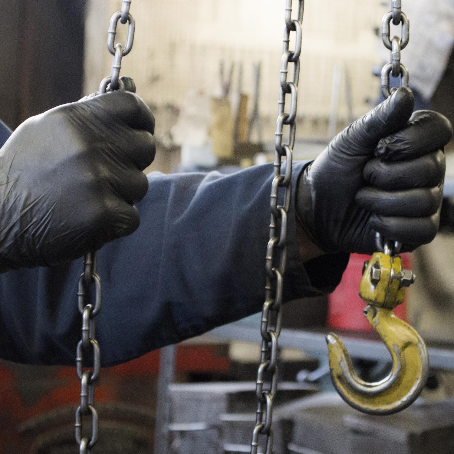 Gloveworks Nitrile Disposable Gloves X-Large Black Powder Free 100 pk