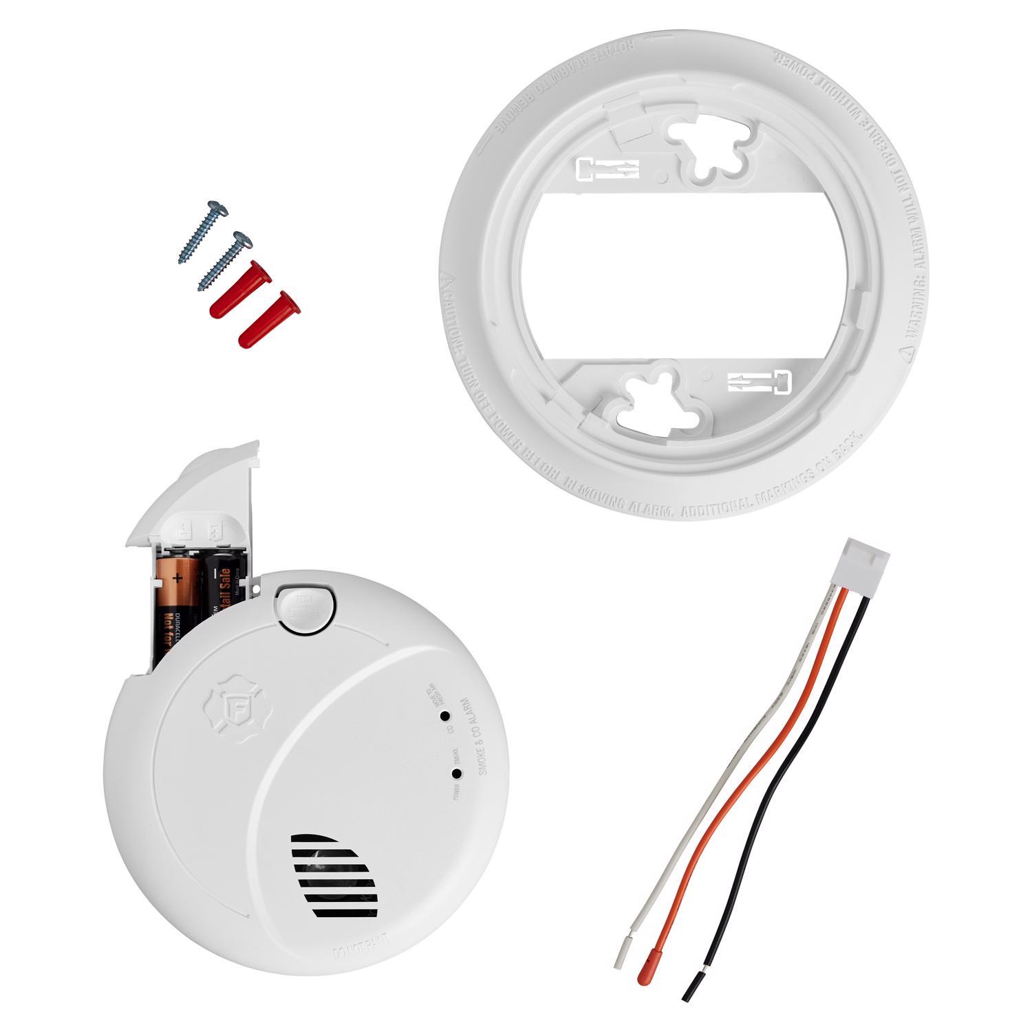 BRK Voice and Location Alert Hard-Wired w/Battery Back-Up Photoelectric Smoke and Carbon Monoxide De