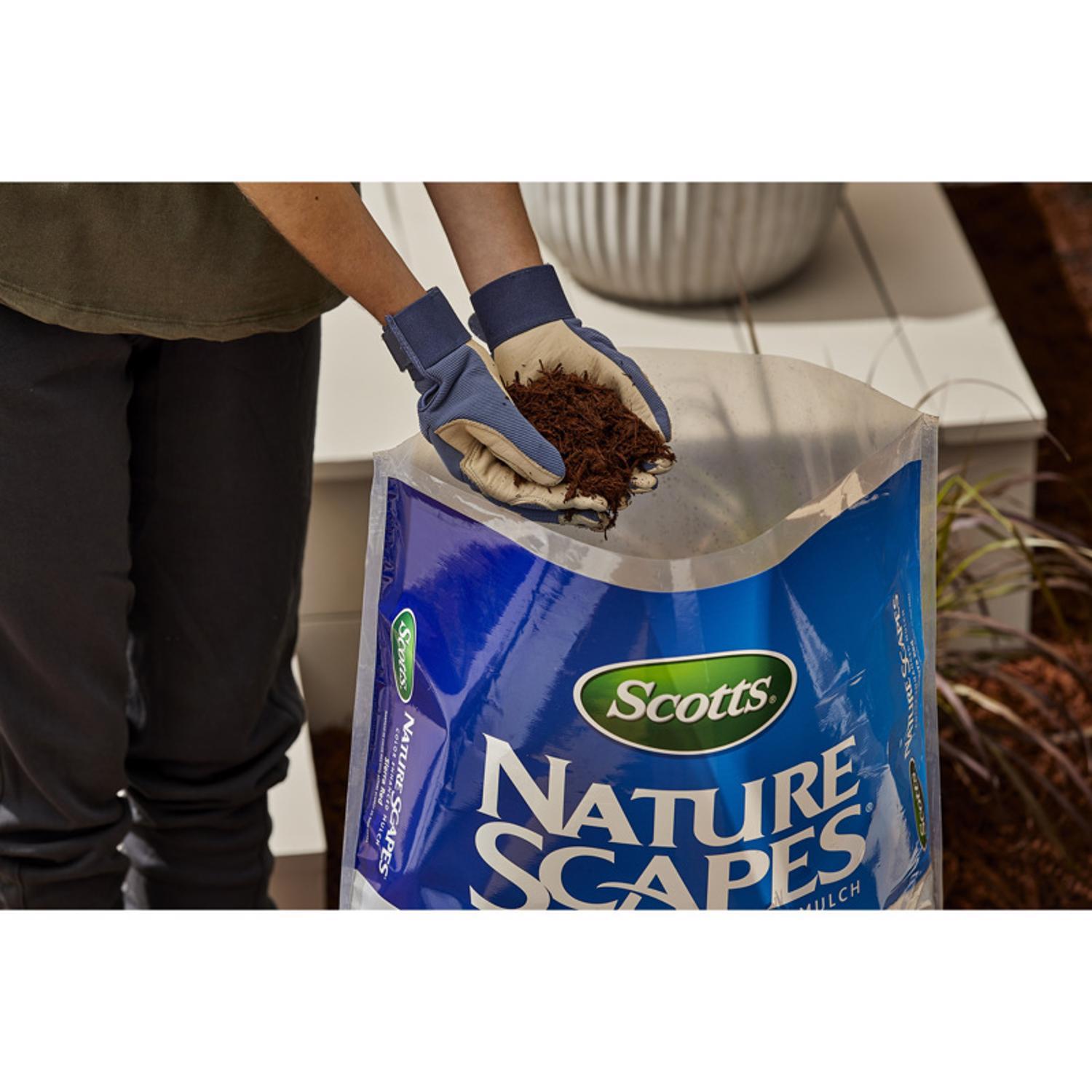 Scotts  Nature Scapes 2 cu. ft. Red Bark Color Enhanced Mulch